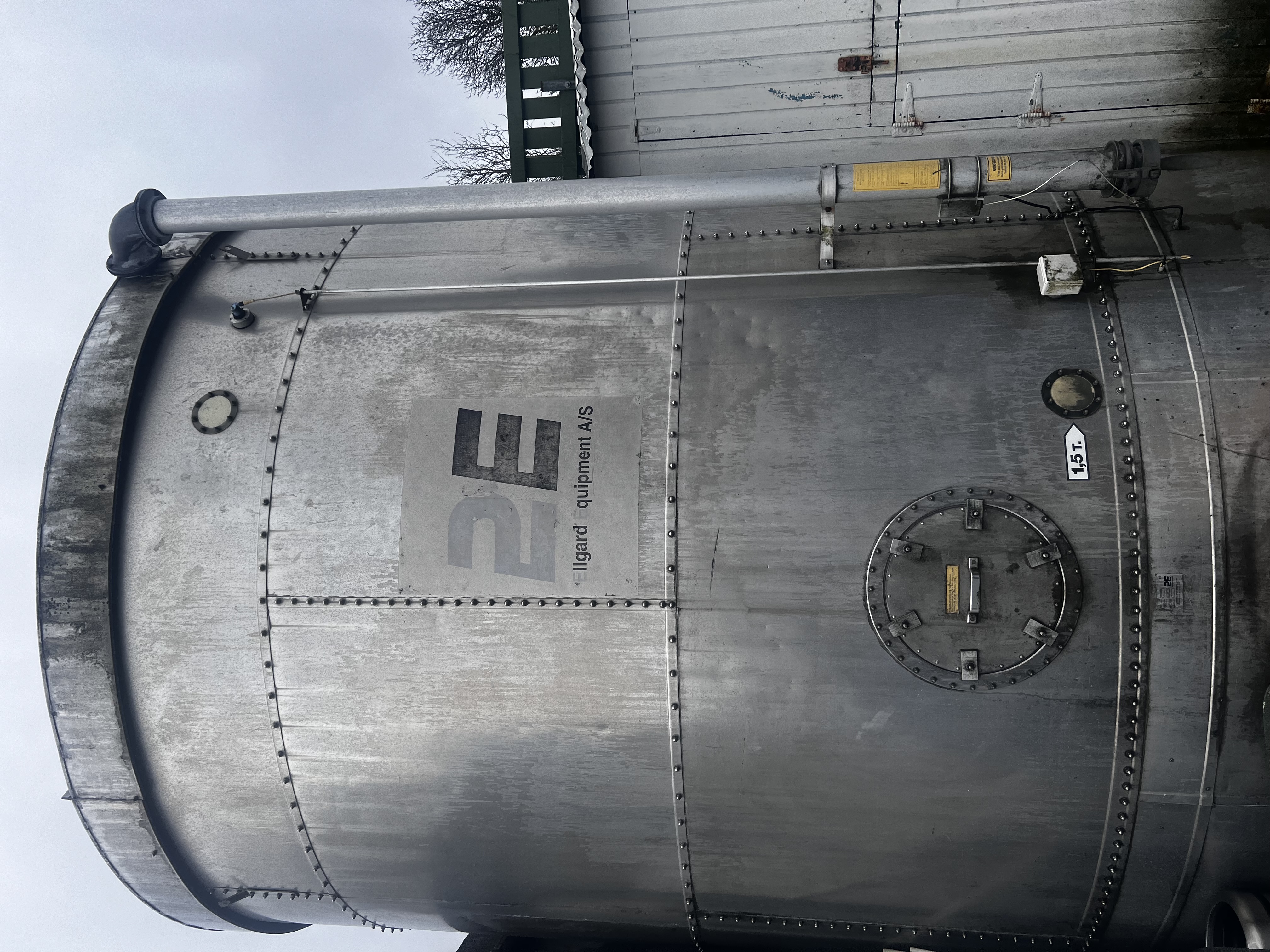 SELT / SOLD Tankur ryðfrír fyrir t.d. hveiti - áburð - tekur 6 til 8 tonn.