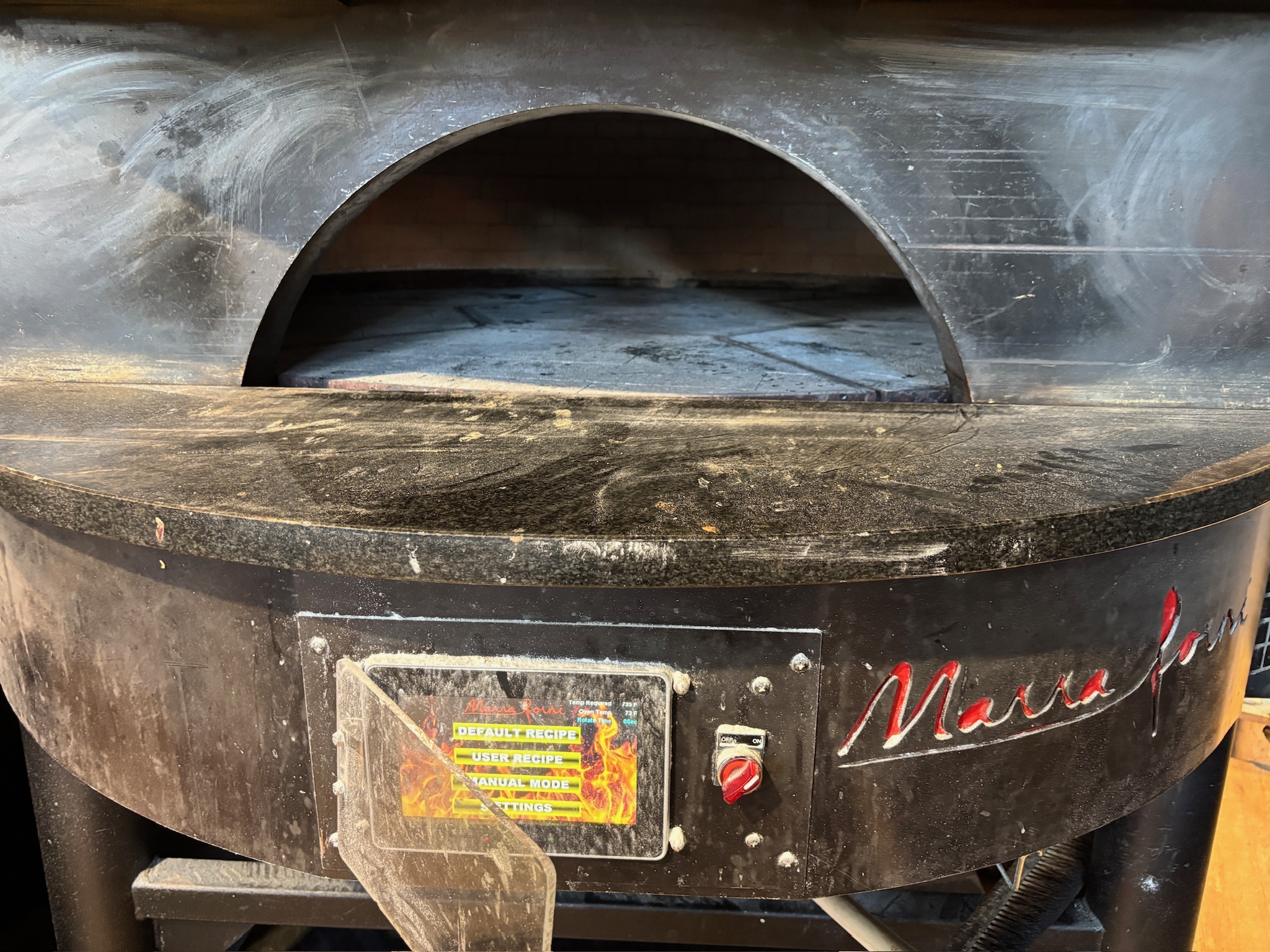 SELT / SOLD Pizzaofn Marra forni gas með snúningsplötu 7