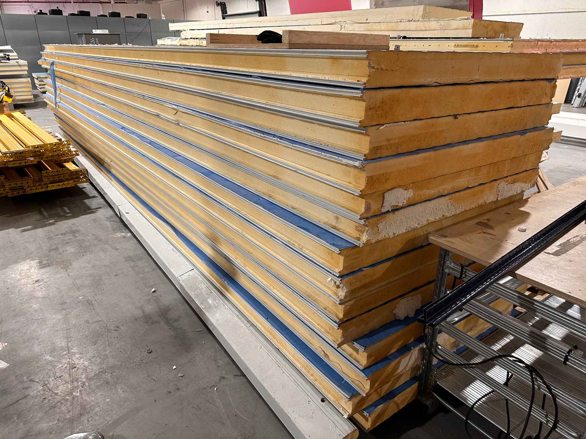 SELT / SOLD Yleiningar - 200 fm