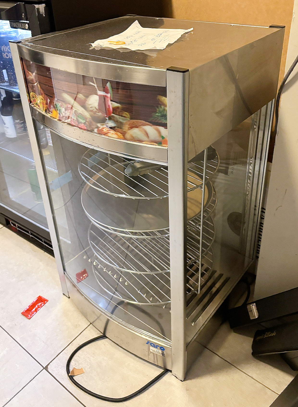 SELT / SOLD Saro Niklas pizzahitari 4