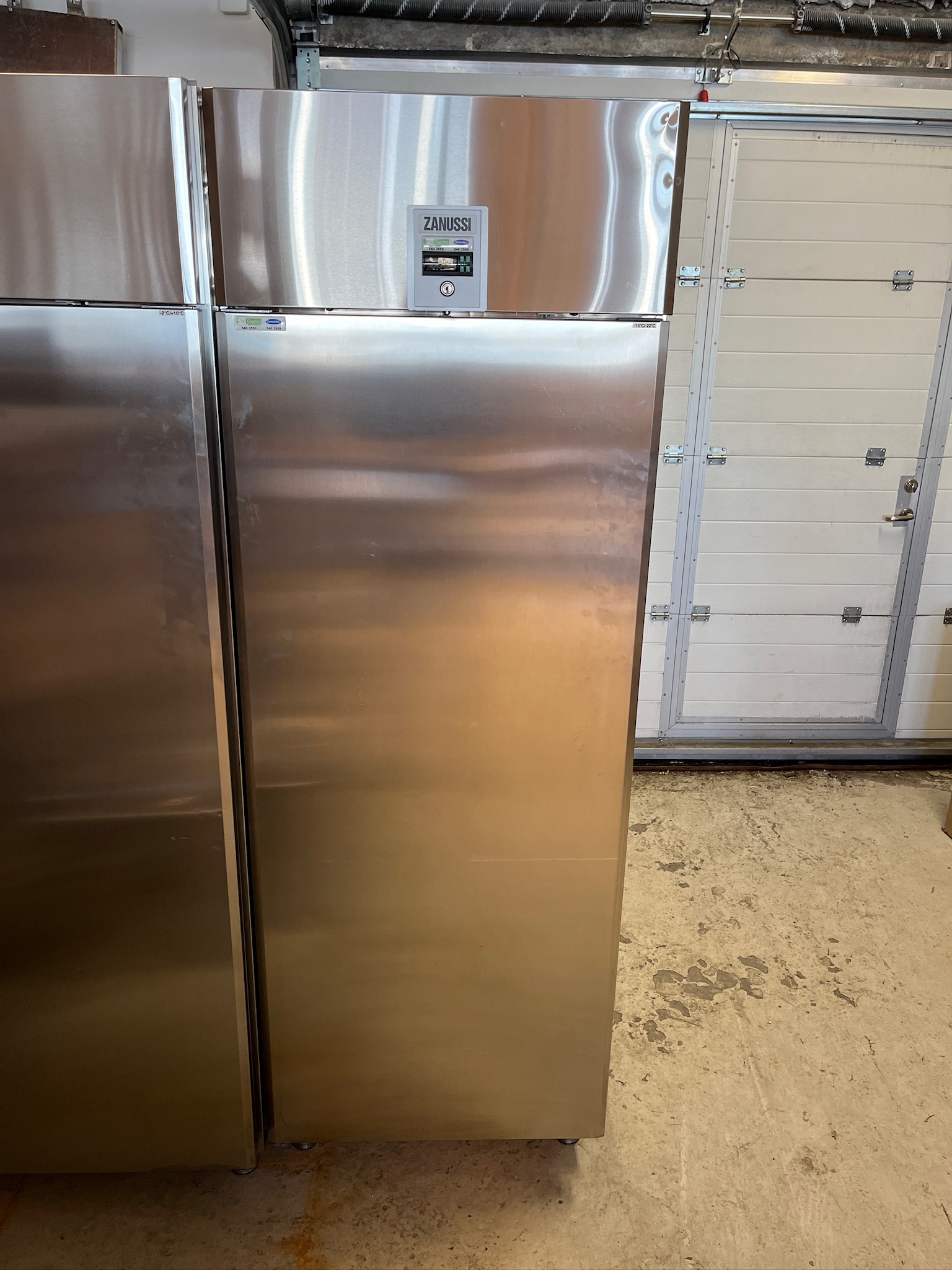 SELT / SOLD Zanussi frystiskápur, 670L, H206 x D83 x B71 sm.
