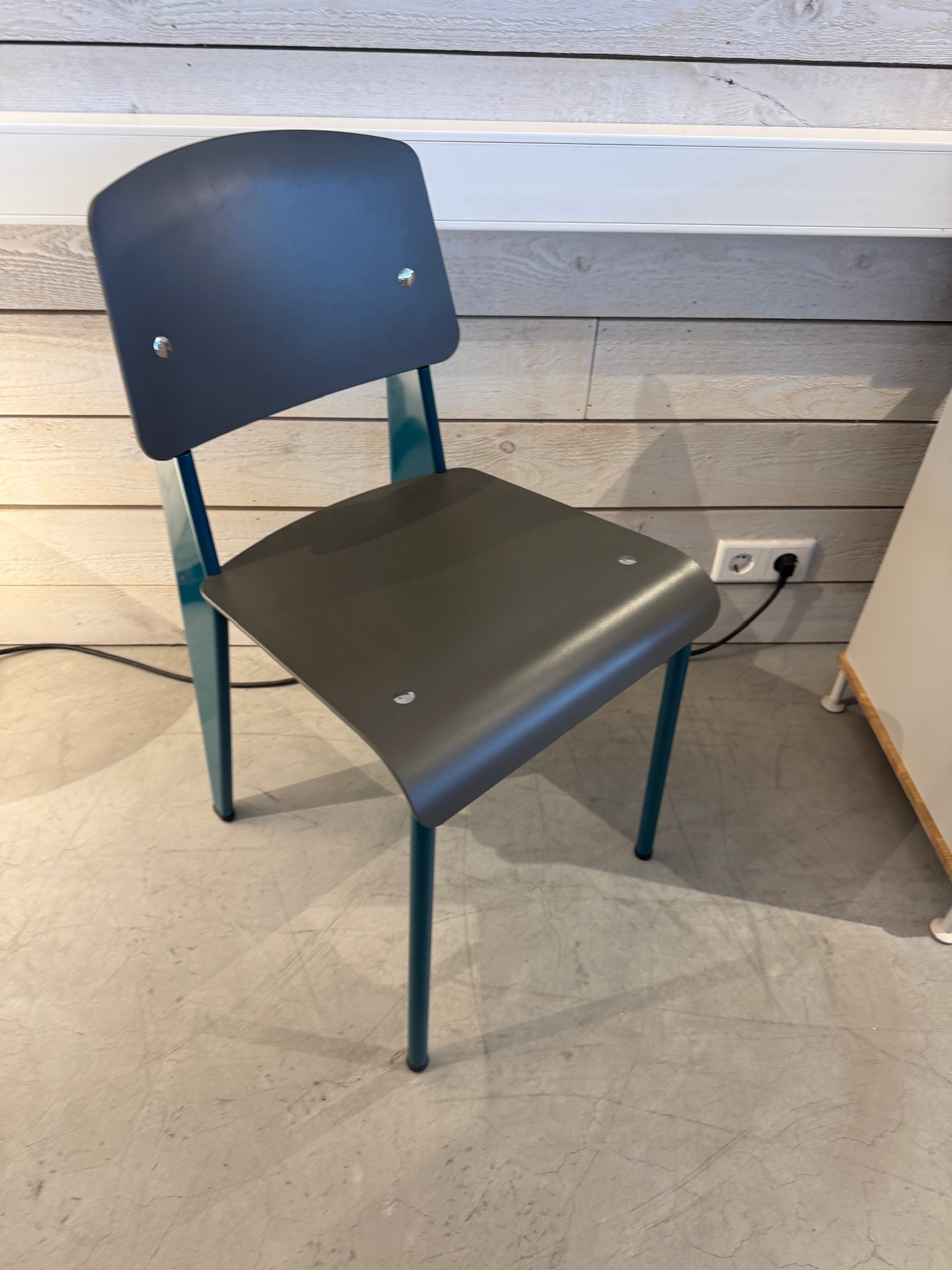 SELT / SOLD Vitra stóll frá Pennanum - Sem nýr 4