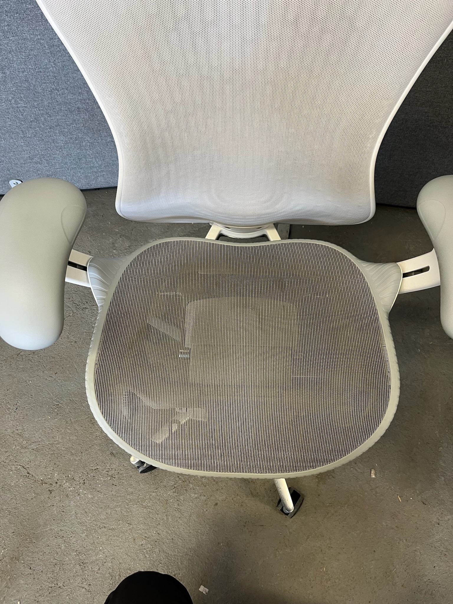 SELT / SOLD Herman Miller Mirra 2 skrifborðsstóll frá Pennanum 6