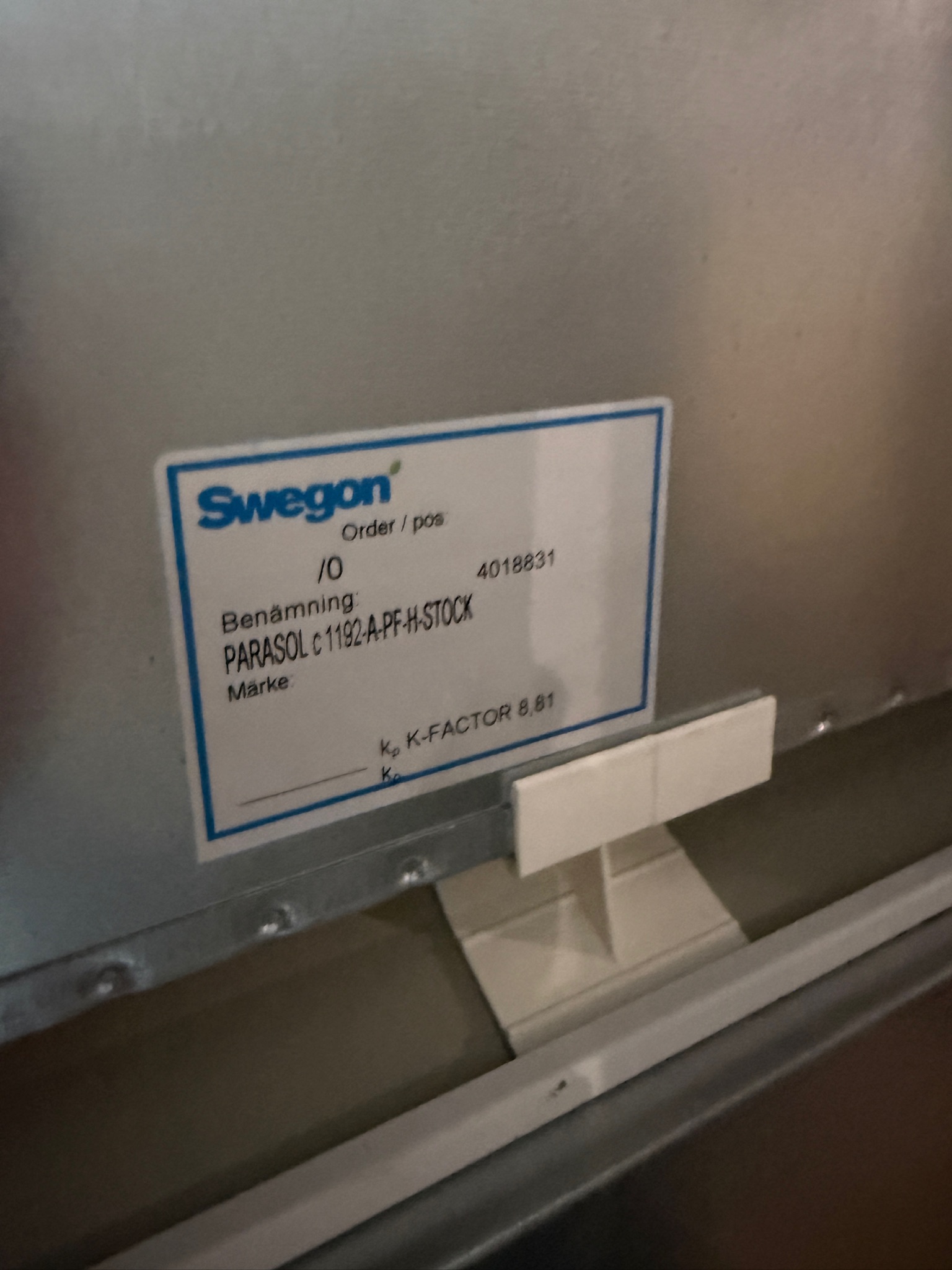 SELT / SOLD Swegon loftræstieining í kerfisloft, L120xB60sm. (30 stk.) 5