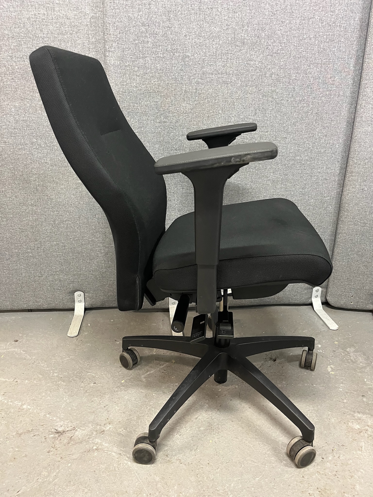 SELT / SOLD Dauphin skrifborðsstóll frá Pennanum 3