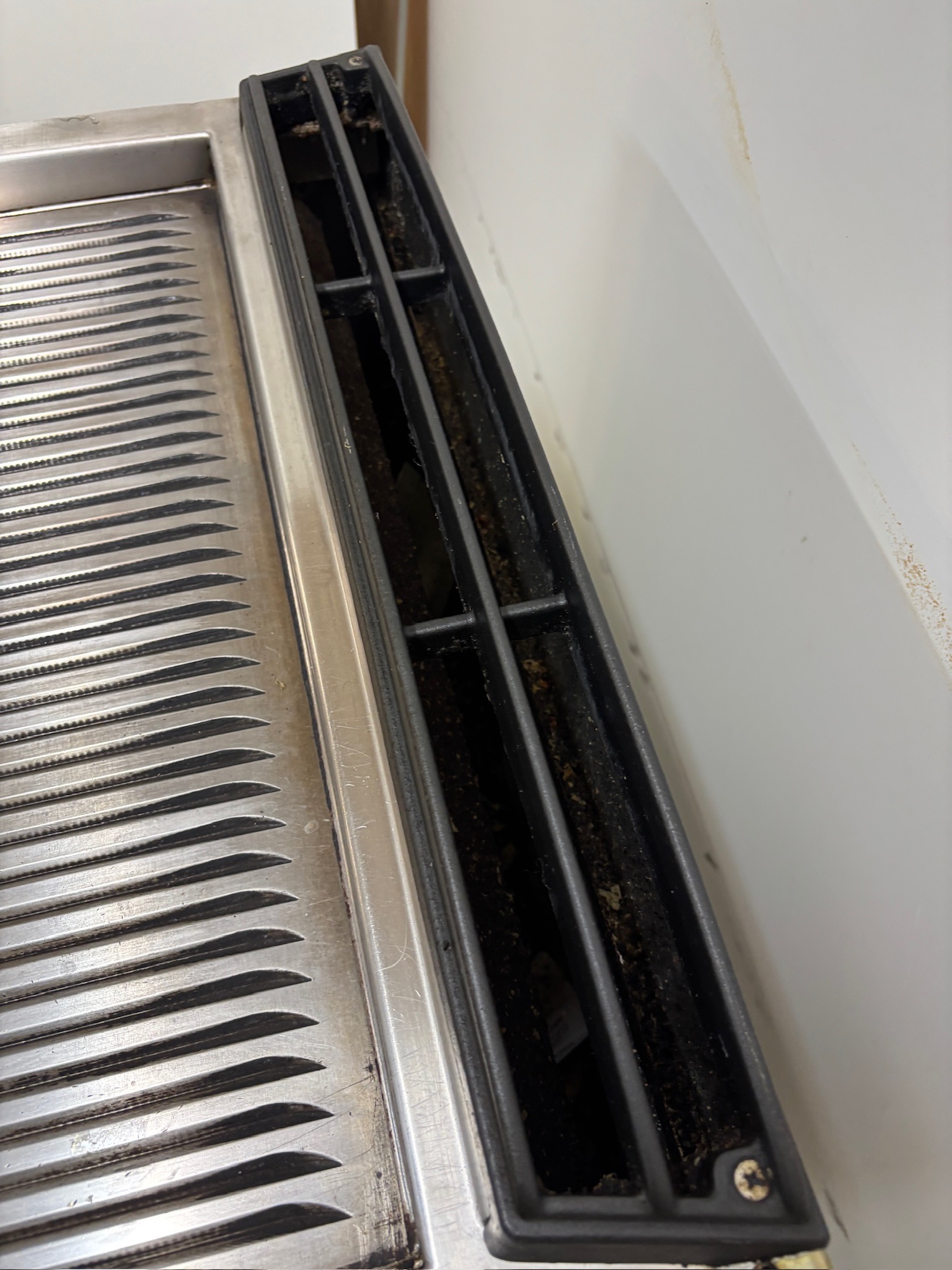 SELT / SOLD Grillvapor Olis grillpanna og undirborðB60 x D73 x H91 sm. 10