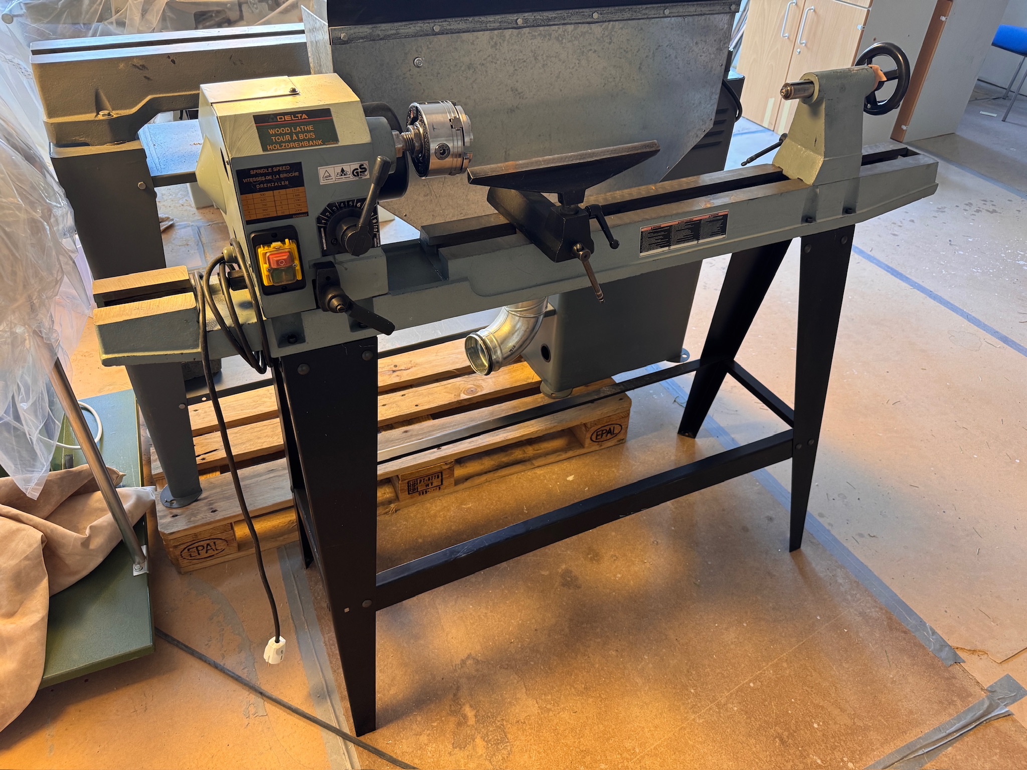 SELT / SOLD Delta rennibekkur