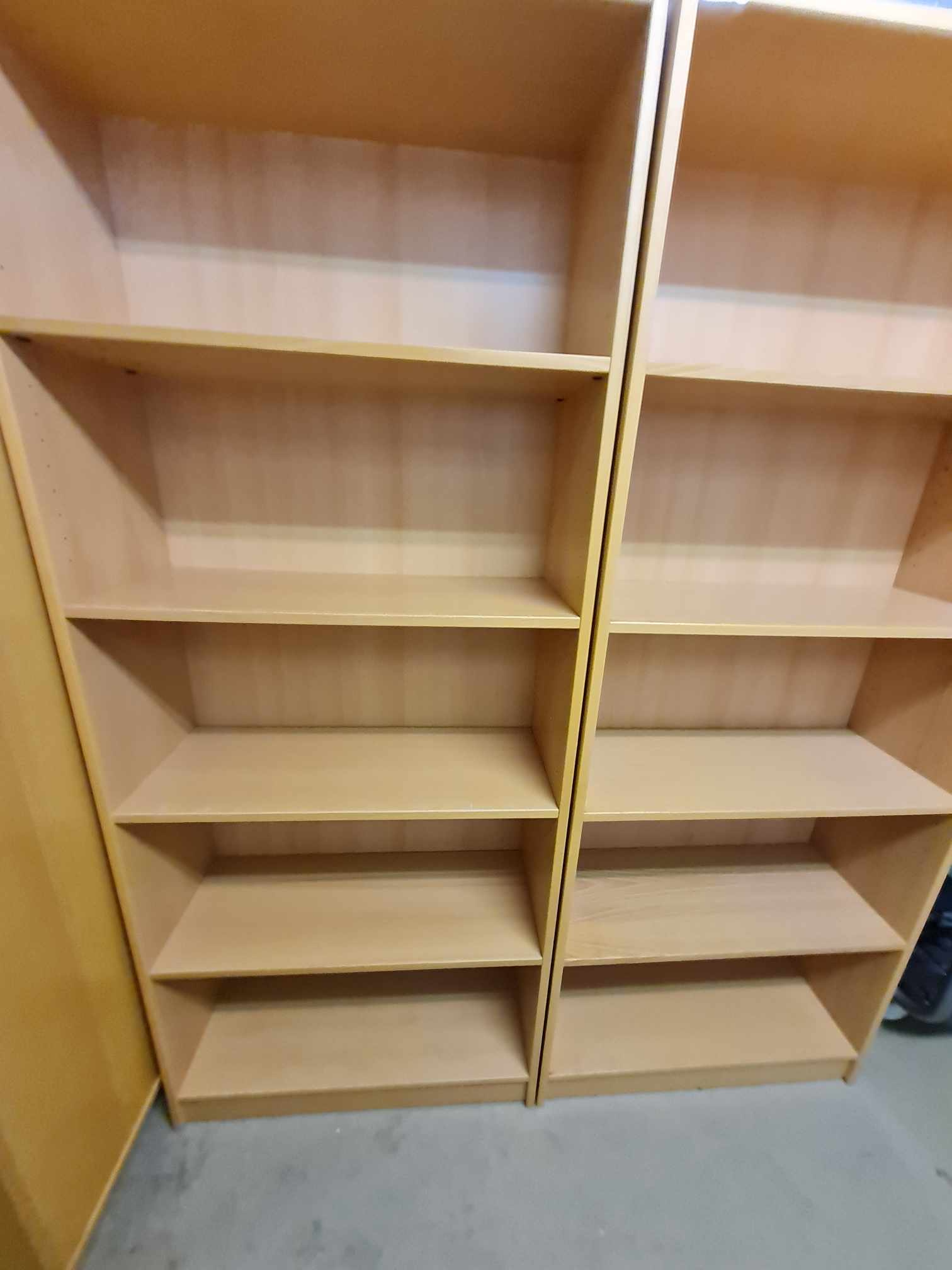 SELT / SOLD Bóka/möppuskápar