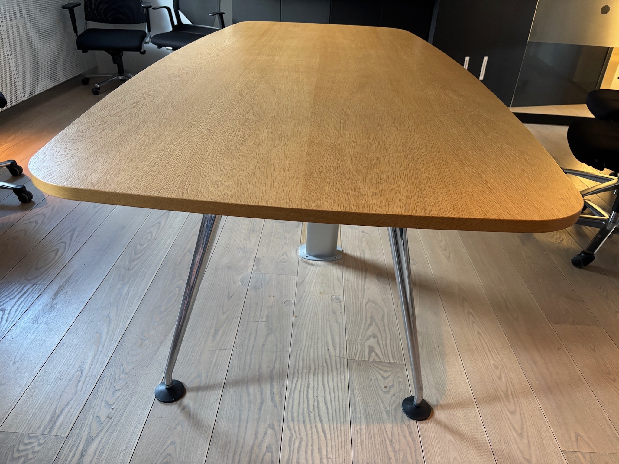SELT / SOLD Vitra fundarborð frá Pennanum, B260xD120sm. 3