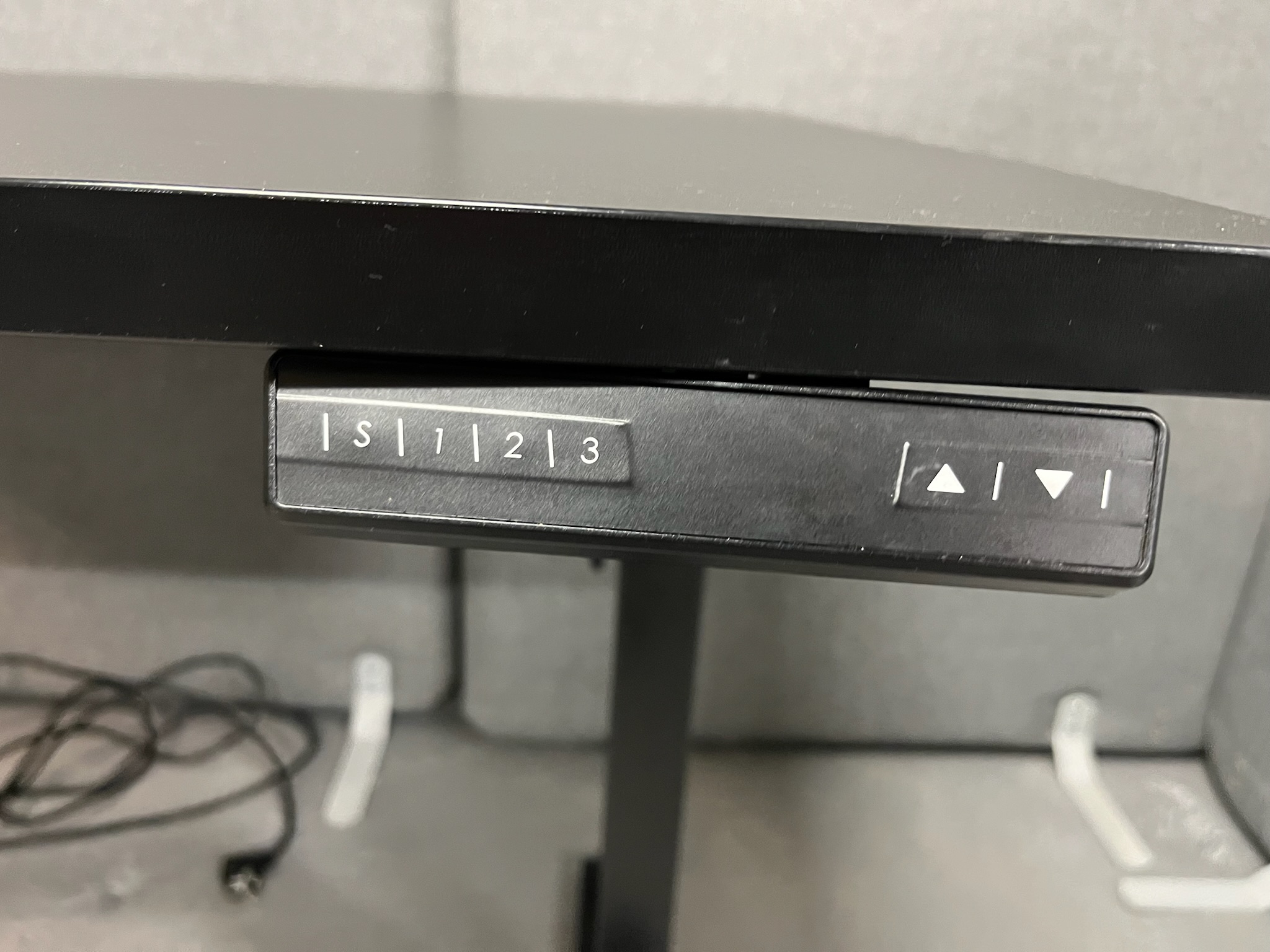 SELT / SOLD Rafmagnsborð með minnisstillingu frá Hirzlunni, B120xD80 sm. 4