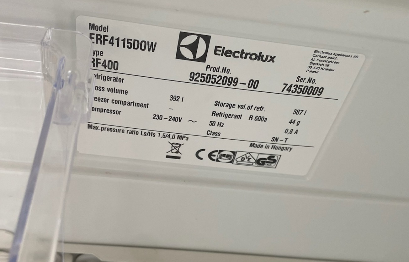 SELT / SOLD Electrolux kæliskápur 396 lítra - Alþingi 4