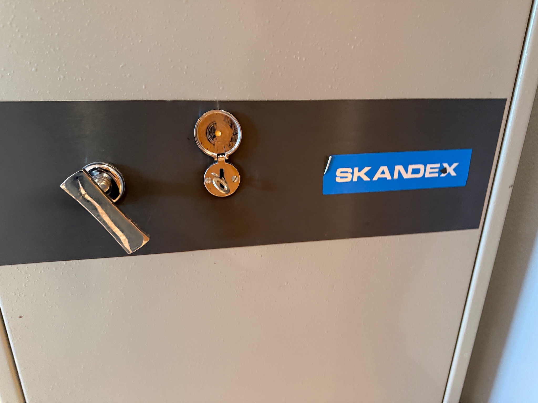 SELT / SOLD - Skandex verðmætaskápur, eldvarinn í 90 min., H175xB68xD60sm. 6