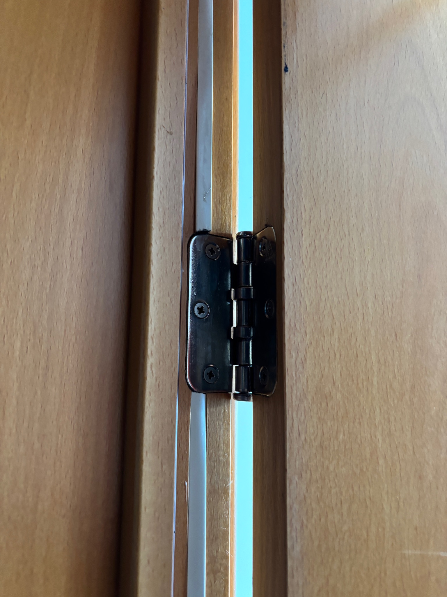 SELT / SOLD Viðarhurð með pumpu og kortaaðgengi, H209xB115sm. 4