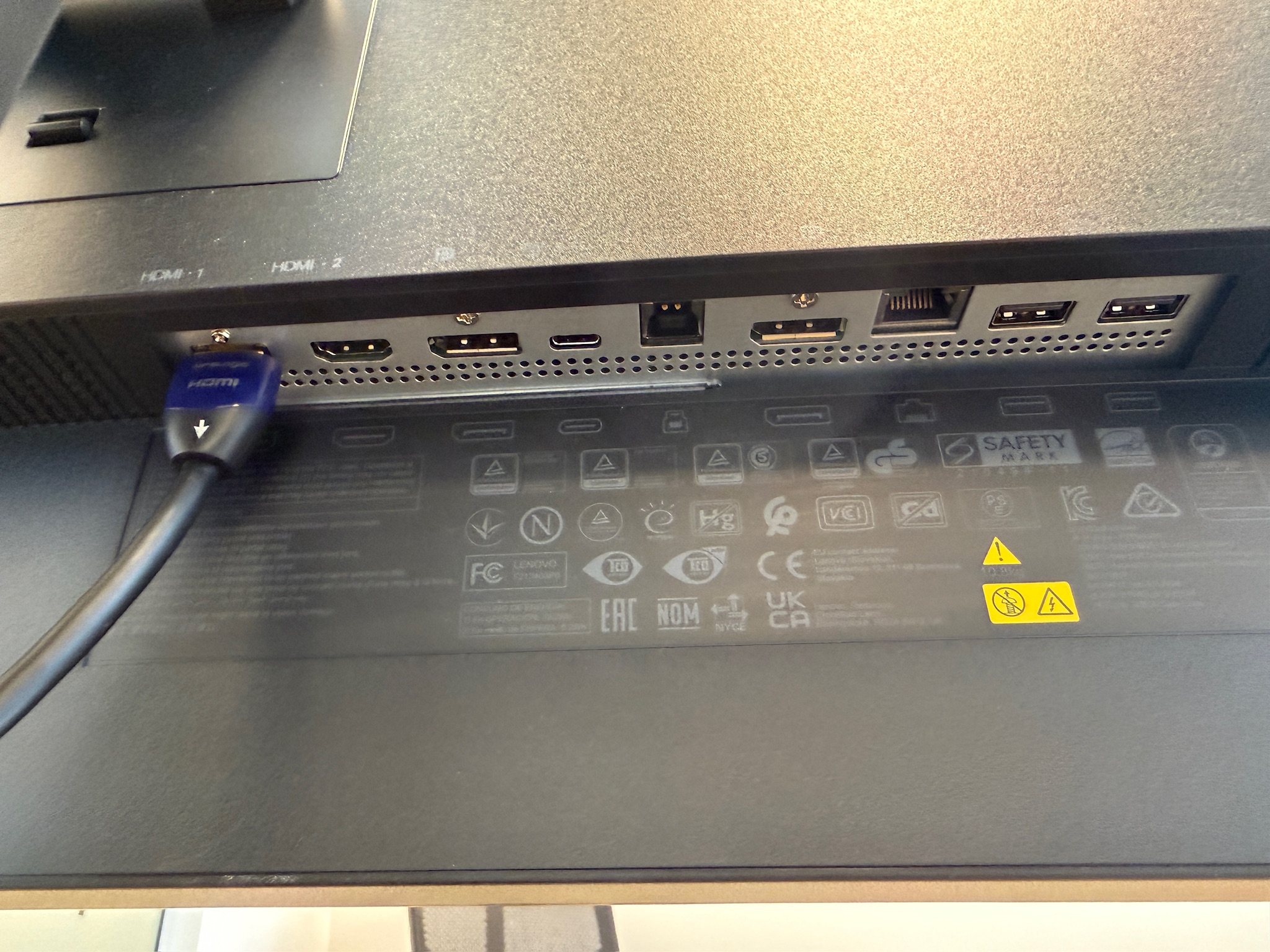 SELT / SOLD Lenovo ThinkVision tölvuskjár frá Ofar, QHD, 34'' 8
