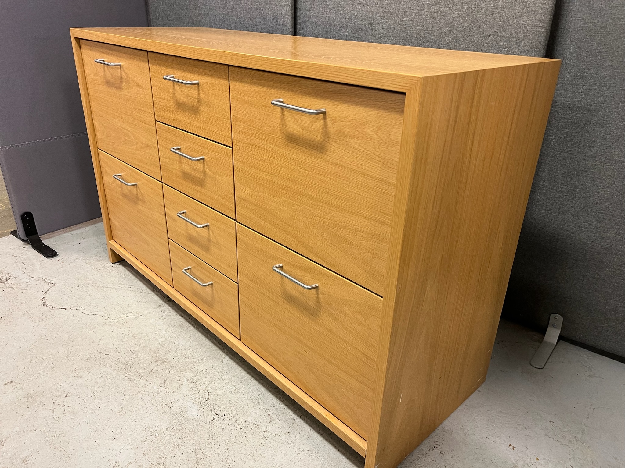 SELT / SOLD Kommóða, B150 x D55 x H96 sm.
