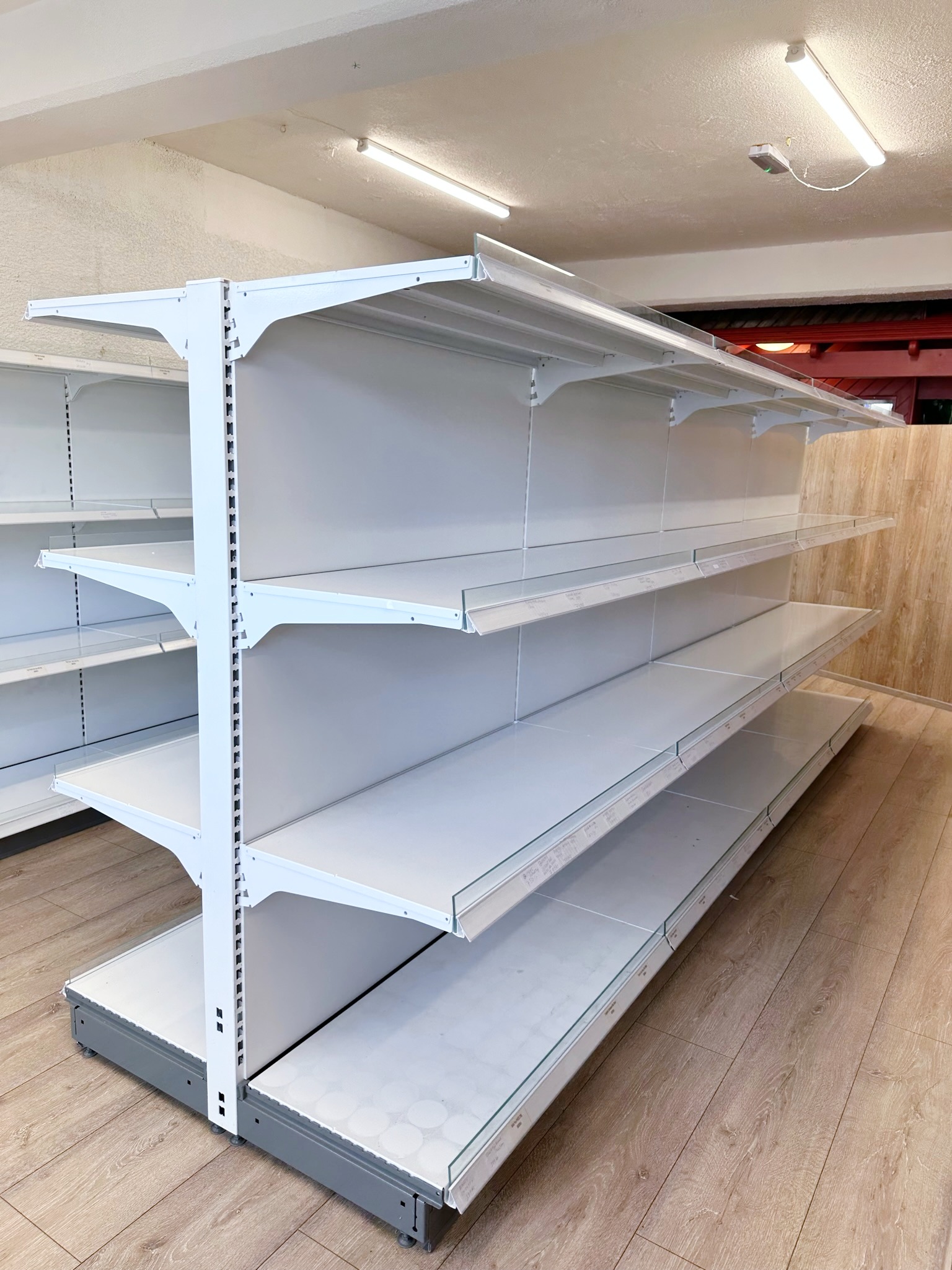 SELT / SOLD Linde verslunarhillur lagerhillur (2022) 2