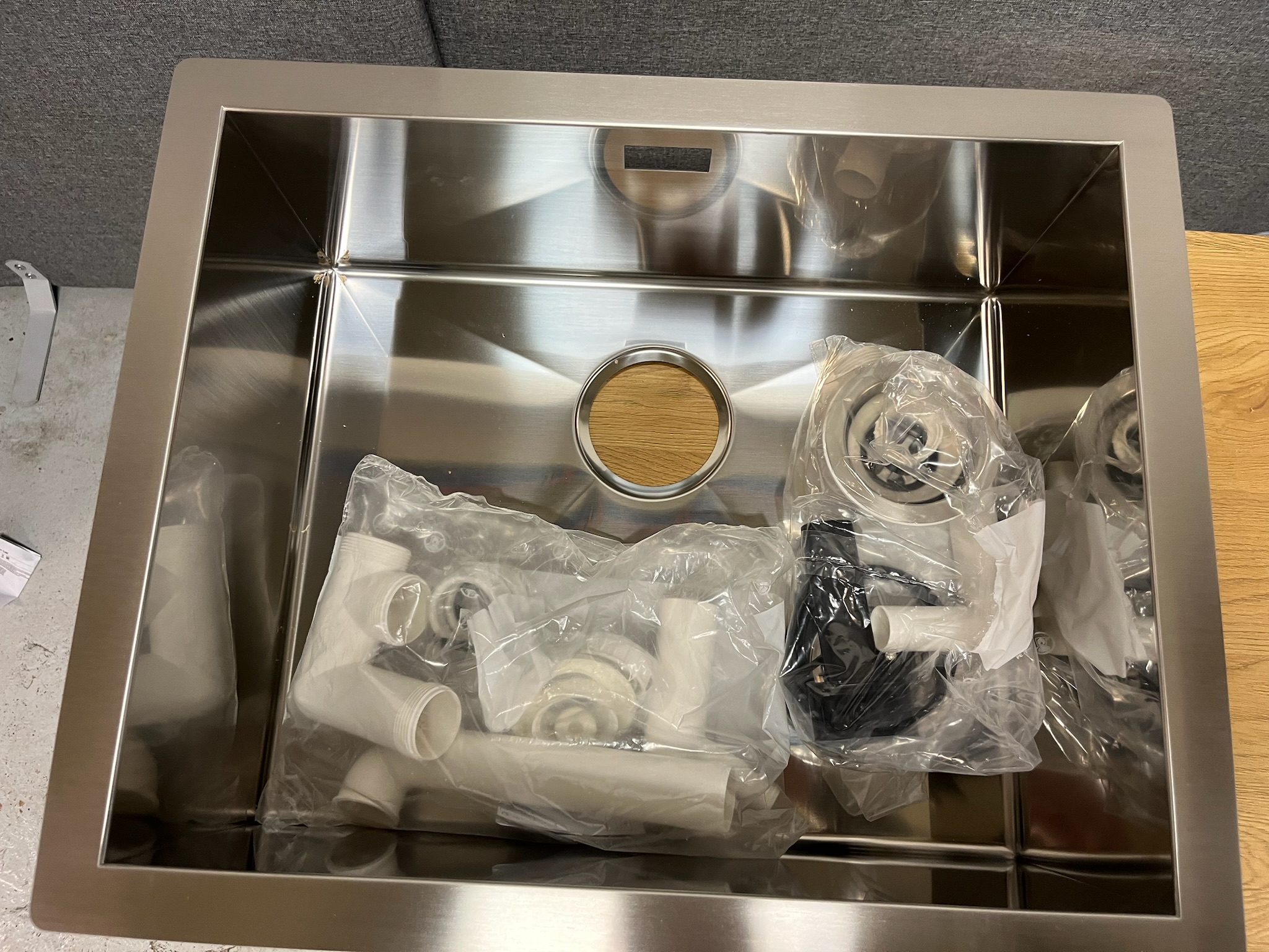 SELT / SOLD Ónotaður Grohe stálvaskur frá Orgus 2