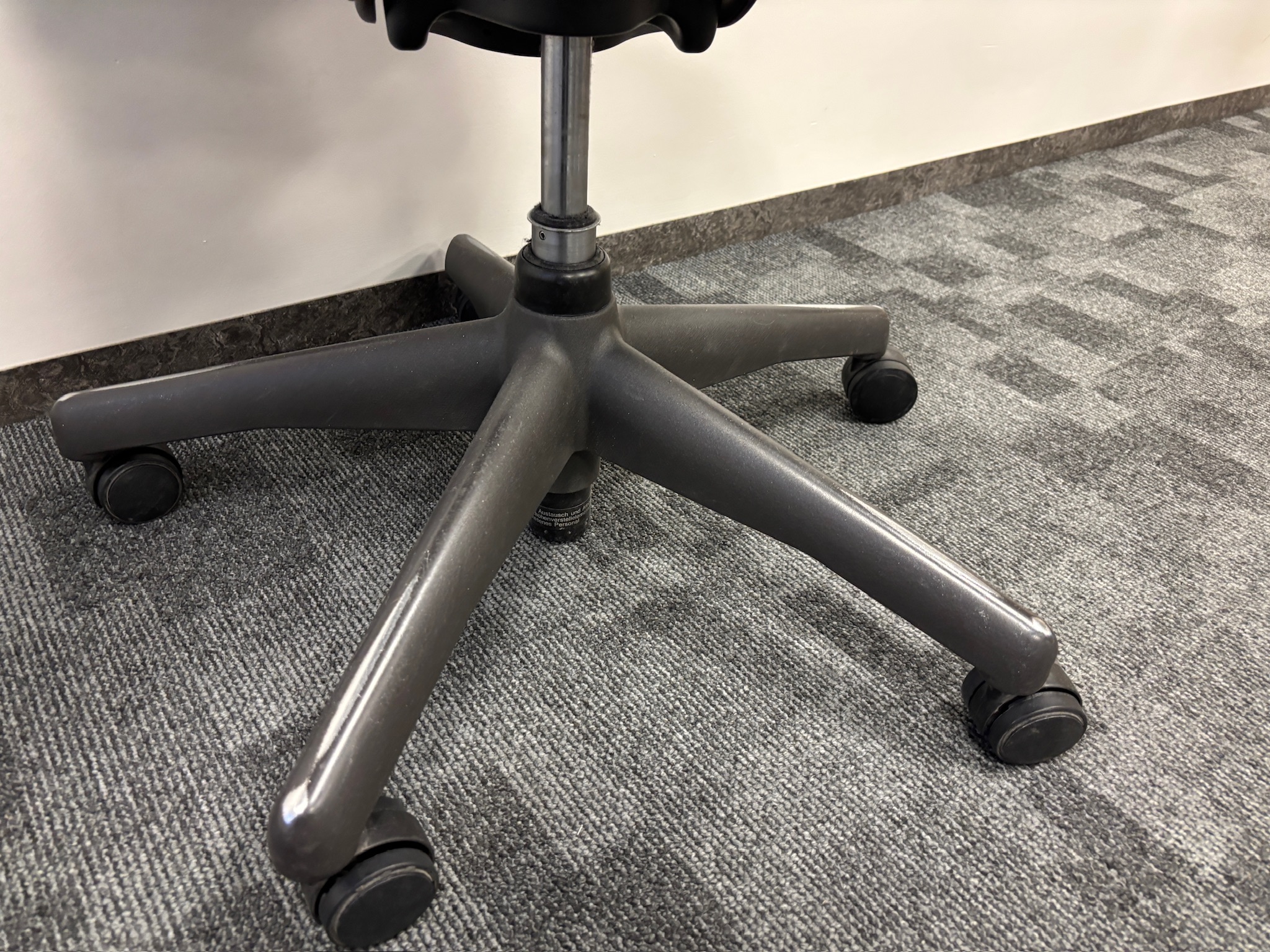 SELT / SOLD Herman Miller Aeron, B stærð 14