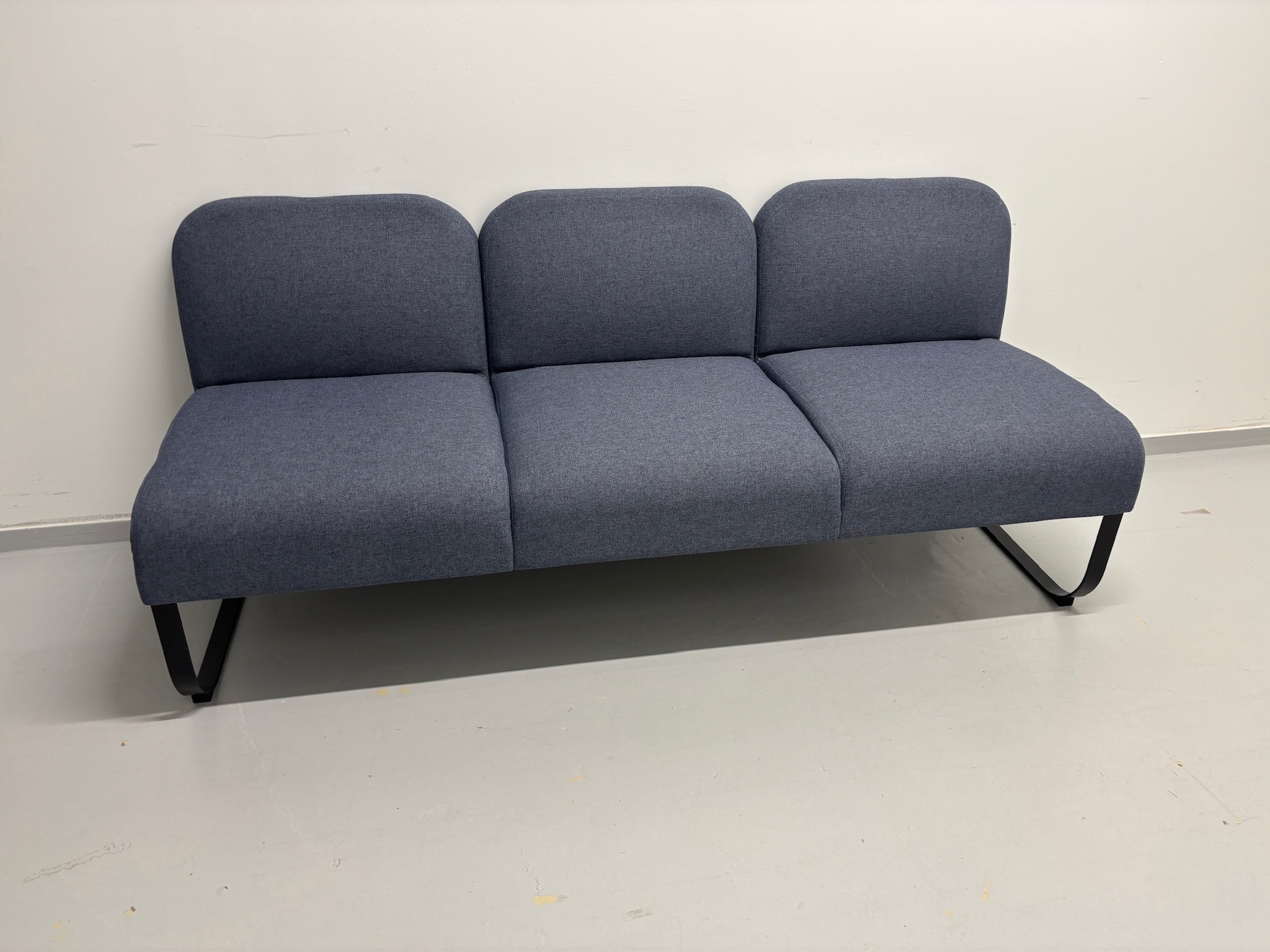 SELT / SOLD Johanson sófi 3ja sæta frá A4, B180xD68/54xH43 sm. 3