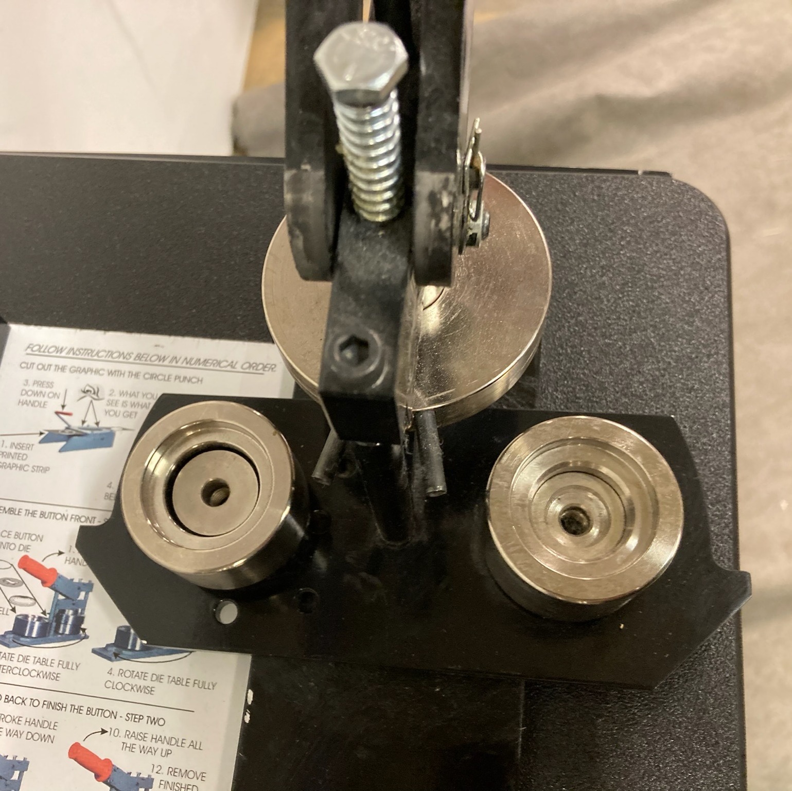 SELT / SOLD Barmmerki - barmmerkjavél - Button maker frá Tecre 3