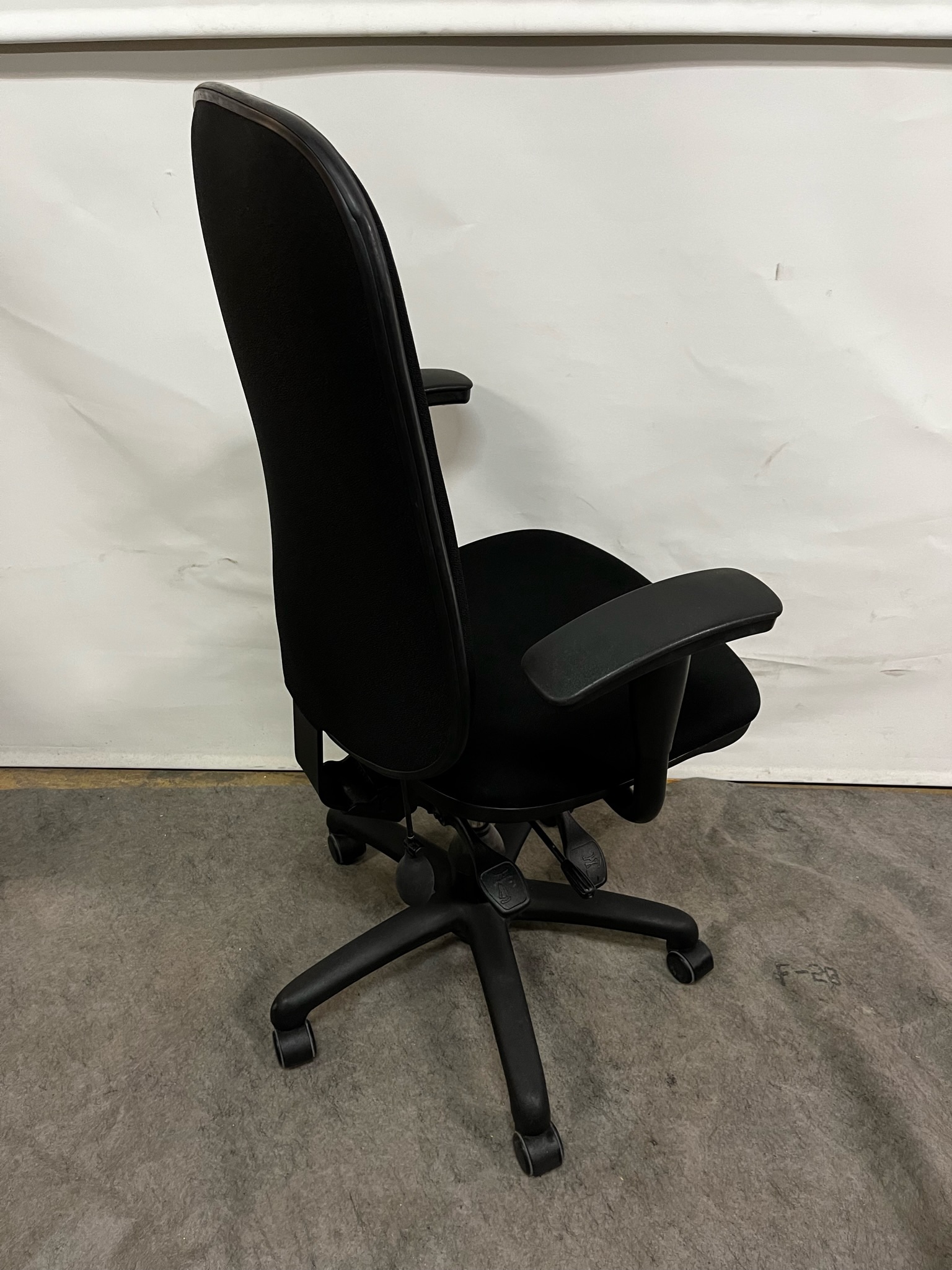 SELT / SOLD Á. G. Mark 30 skrifstofustóll með örmum 3