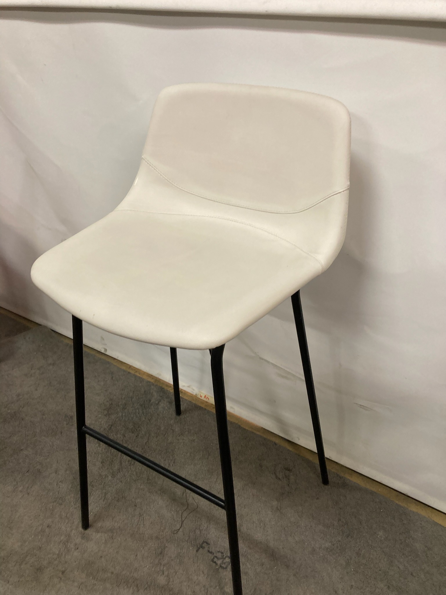 SELT / SOLD Barstólar með leður sæti