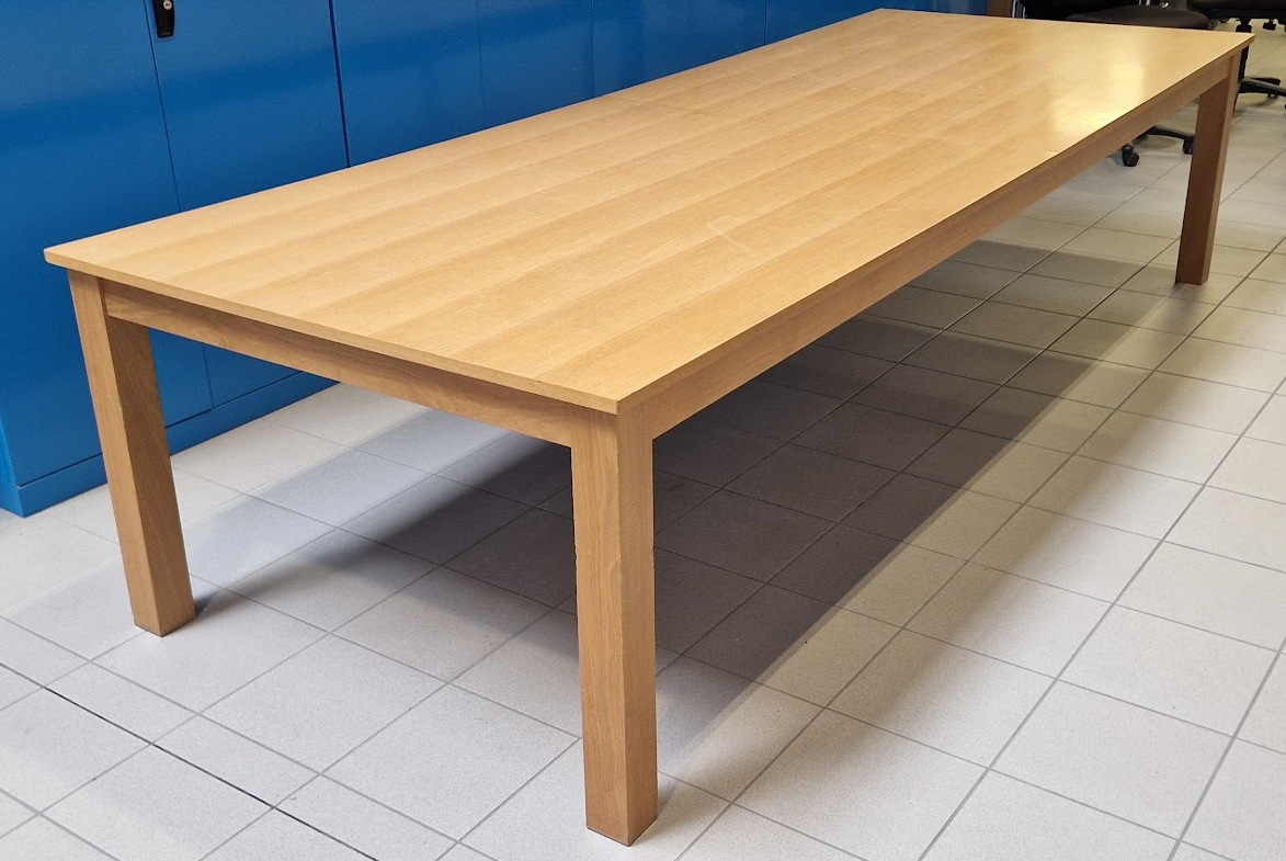 SELT / SOLD Sérsmíðað borðstofuborð, L312/412xB120sm.