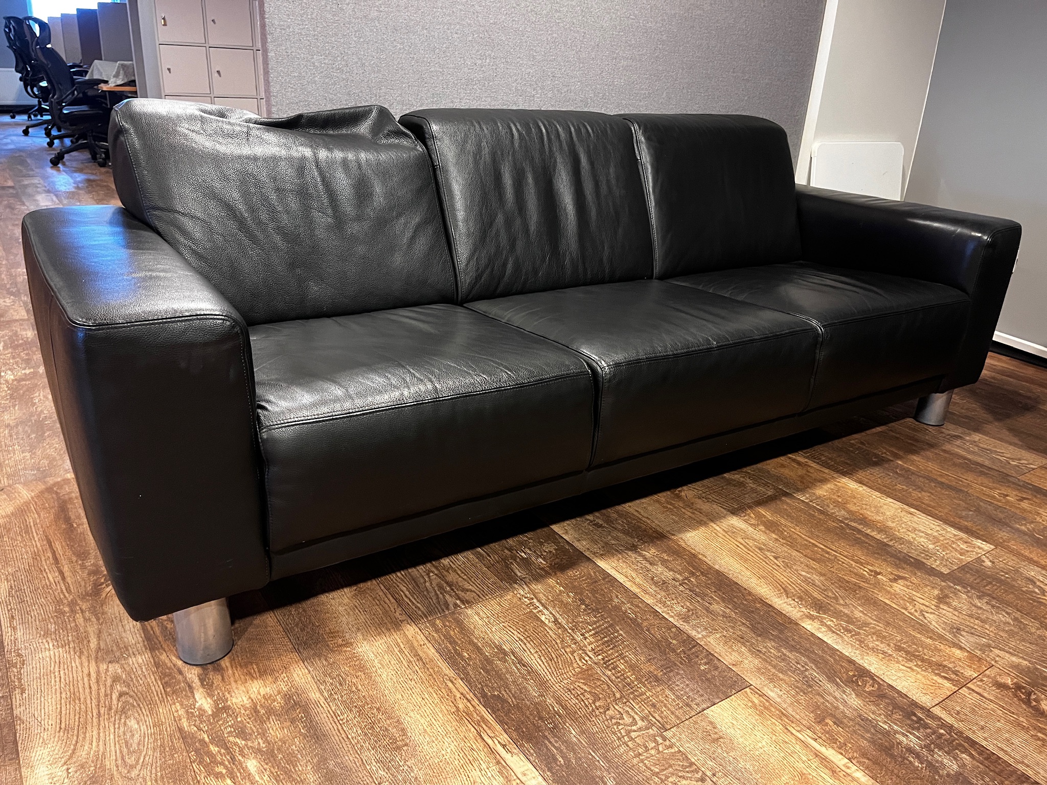 SELT / SOLD Leðursófi, 3ja sæta, B220 x D84 x H78 sm.