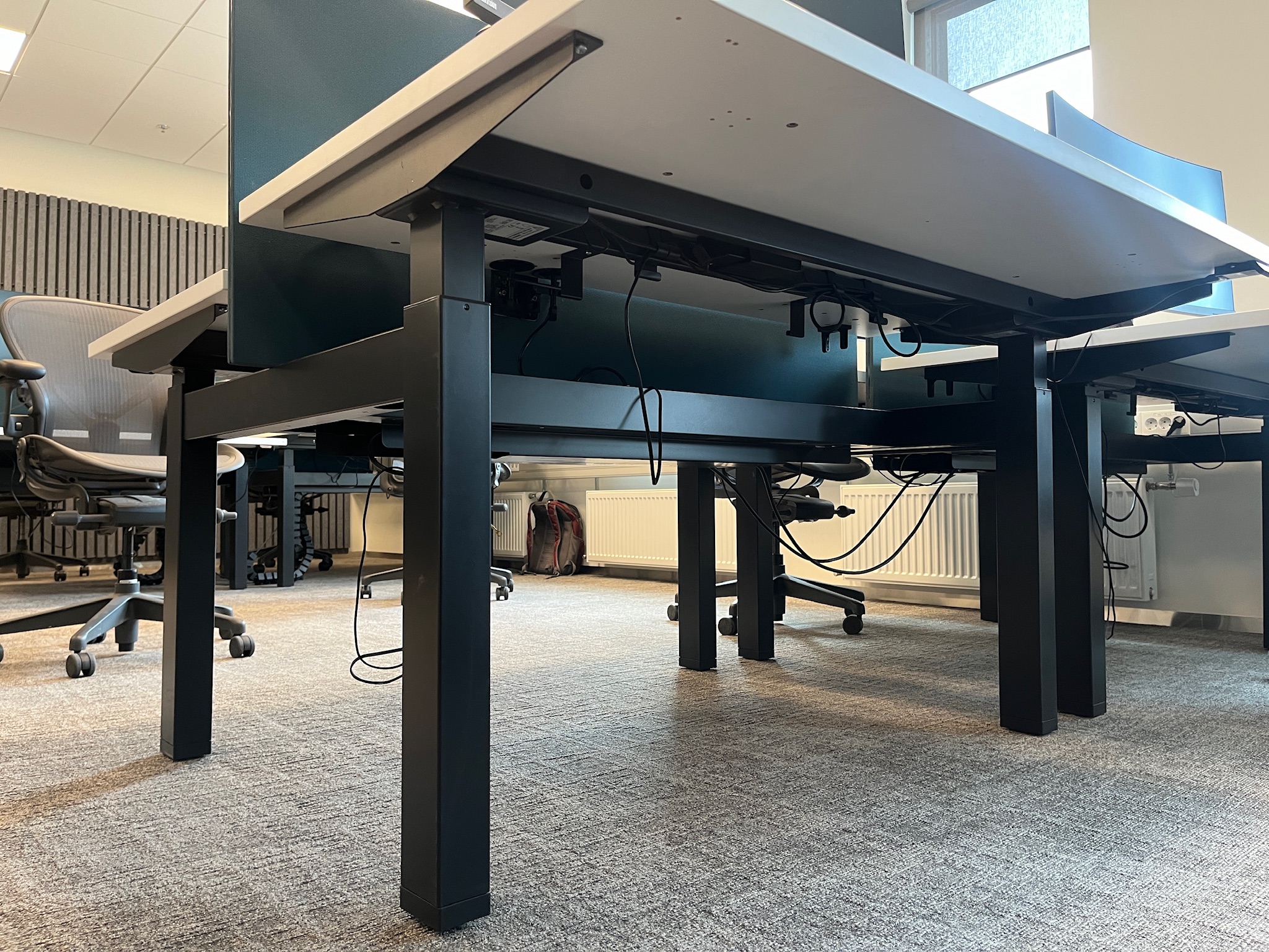 SELT / SOLD Knoll tvíbura rafmagnsborð/skilrúmi 5
