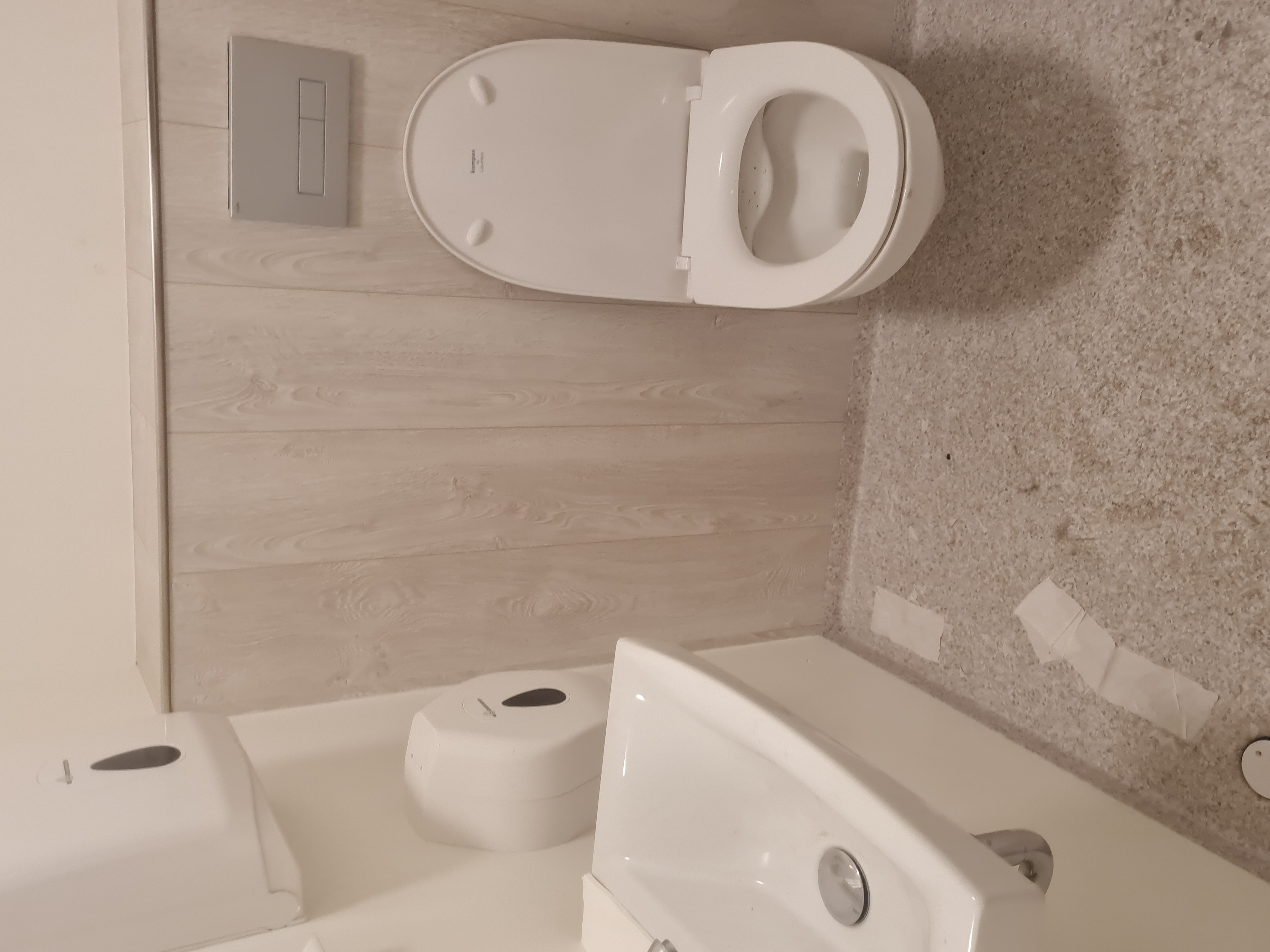 SELT / SOLD - WC veggskál LAUFEN - seta og kassi 3