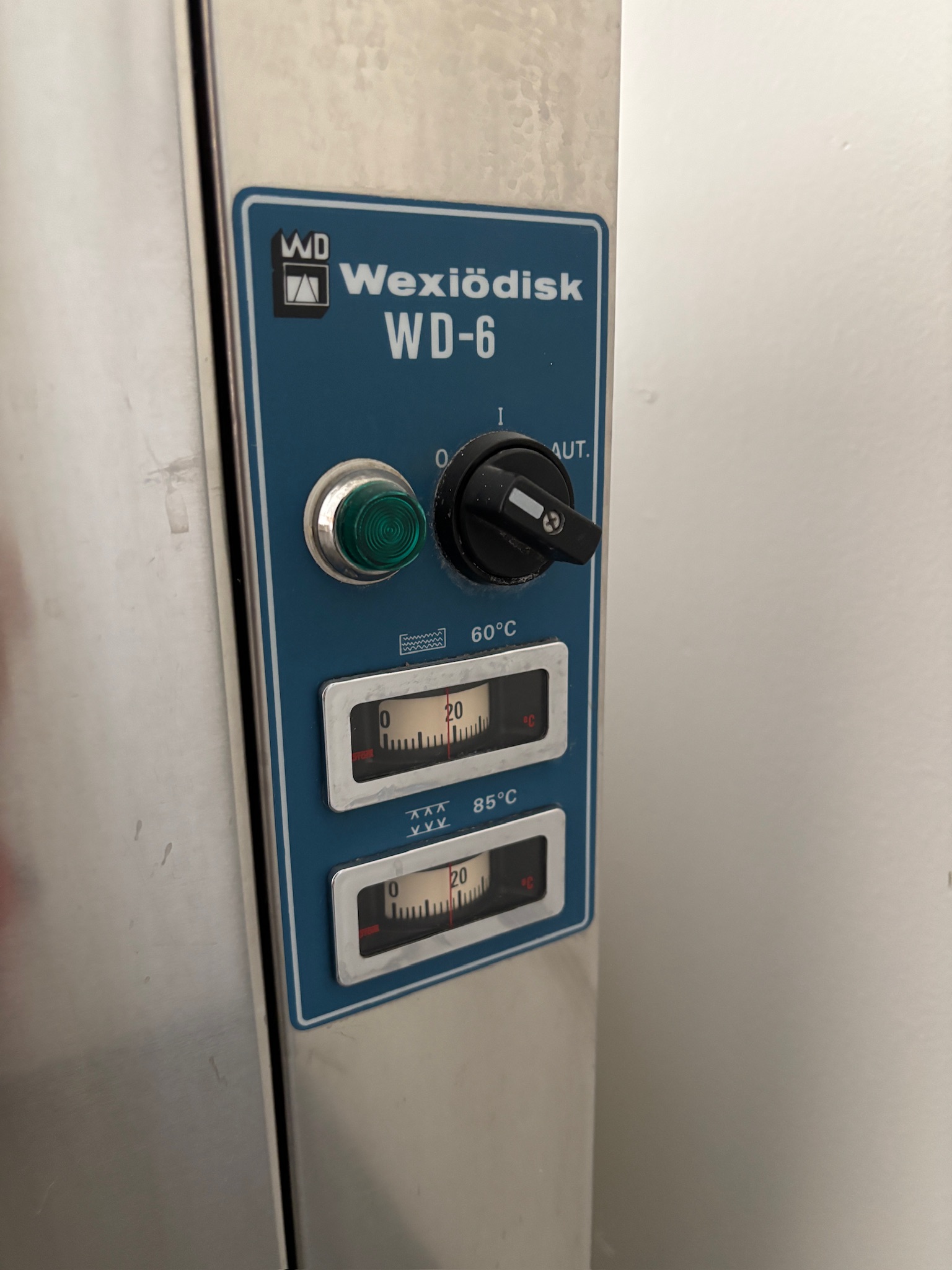 SELT / SOLD Wexiödisk húddvél 8