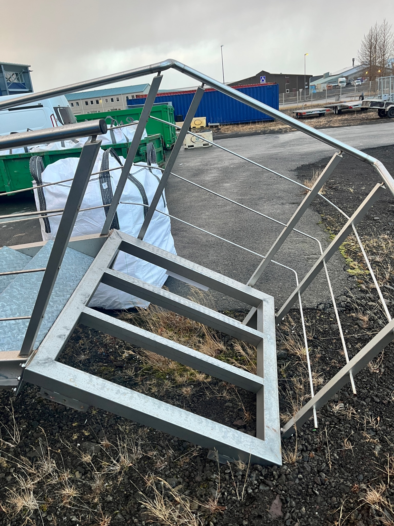SELT / SOLD - Stáltröppur - neyðarstigi - járnstigi - 17 tröppur 7
