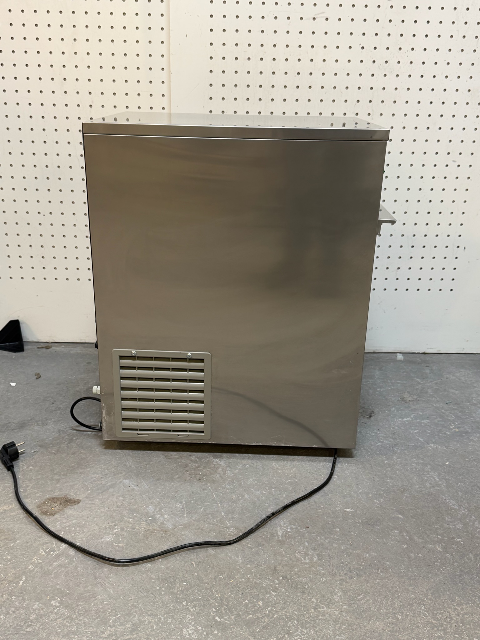 SELT / SOLD Arktic klakavél, 26kg./24h 5