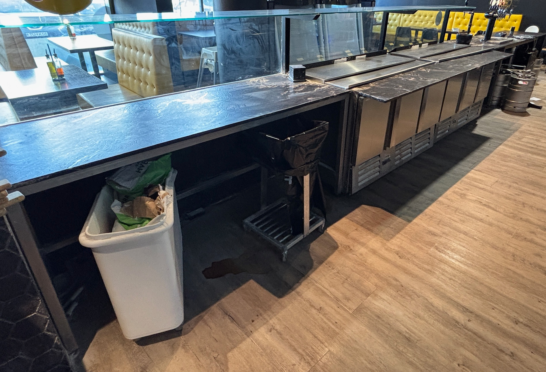 SELT / SOLD Afgreiðsluborð / kæliborð / samloku/mötuneytisborð marmari - L760sm 10