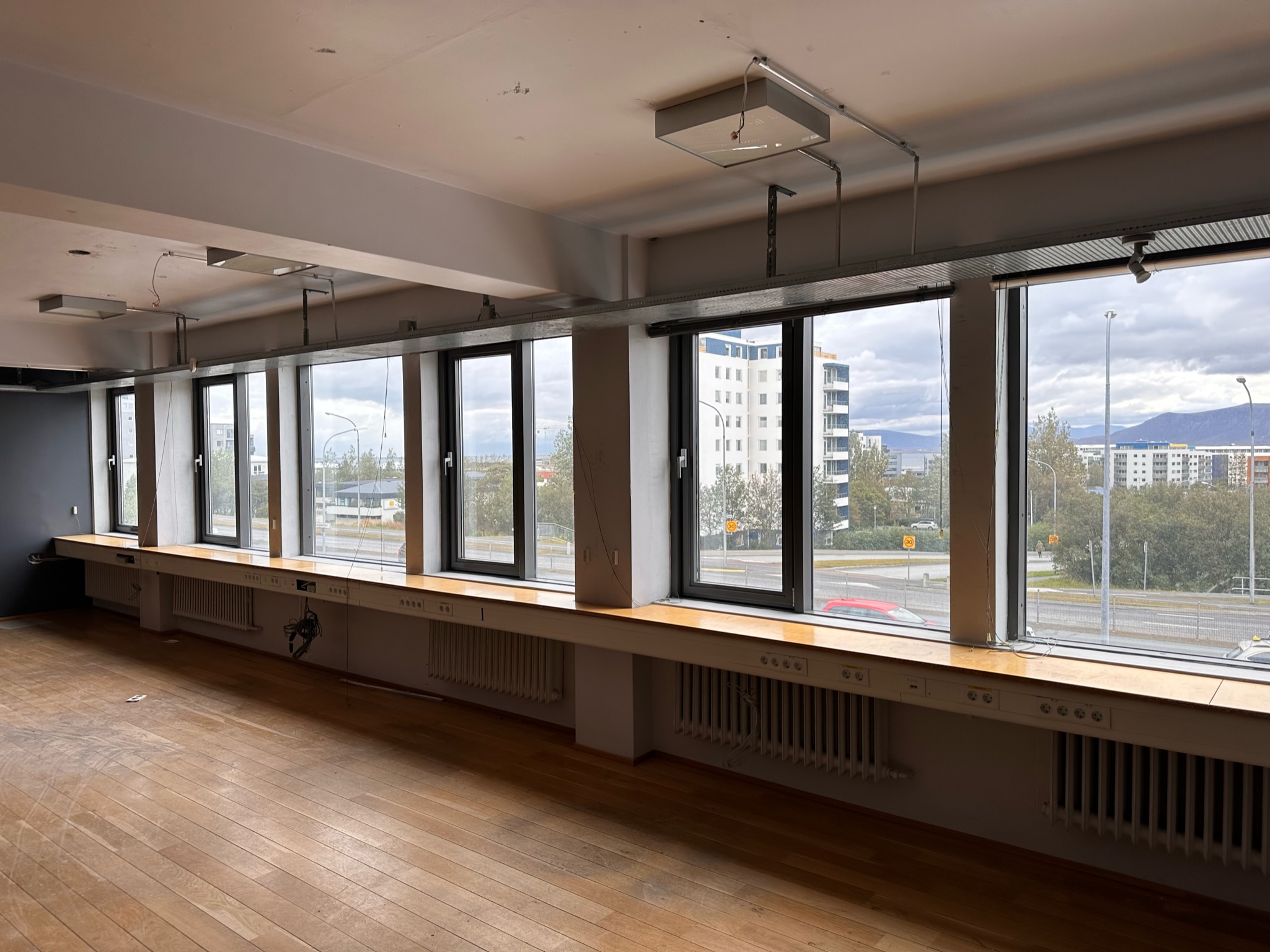 SELT / SOLD - Rafmagnsstokkar - 200 metrar 6