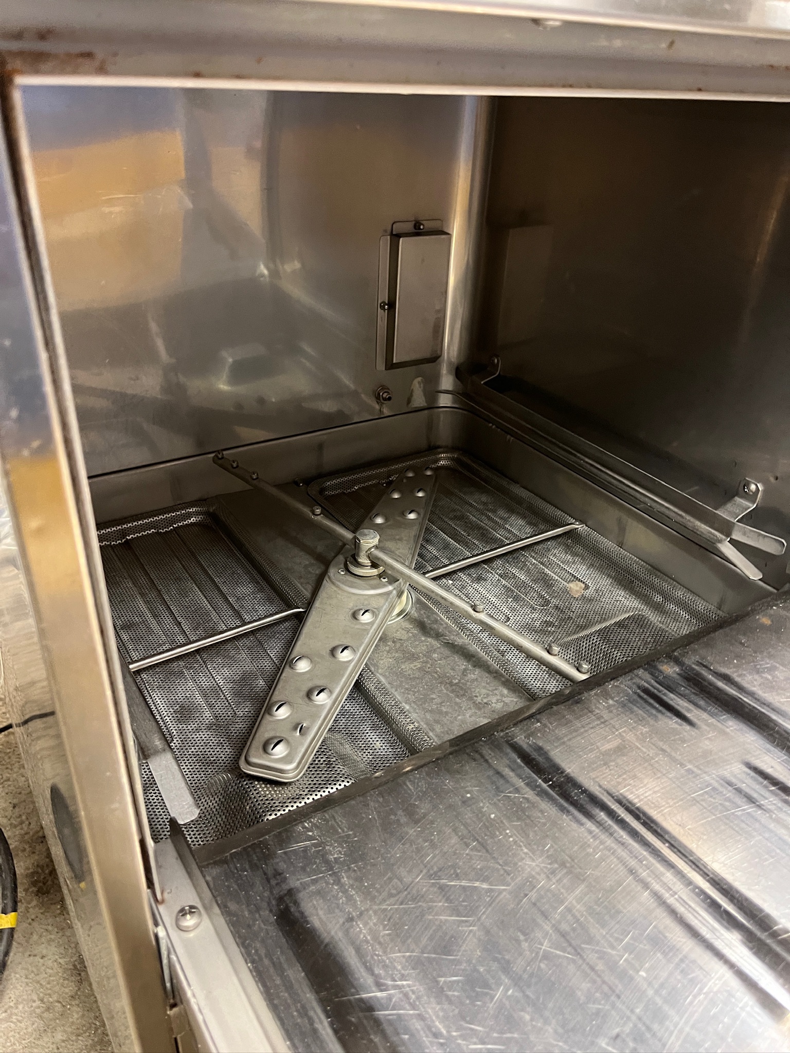 SELT /SOLD Zanussi undirborðs uppþvottavél, H86 x B60 x D61 sm. 4