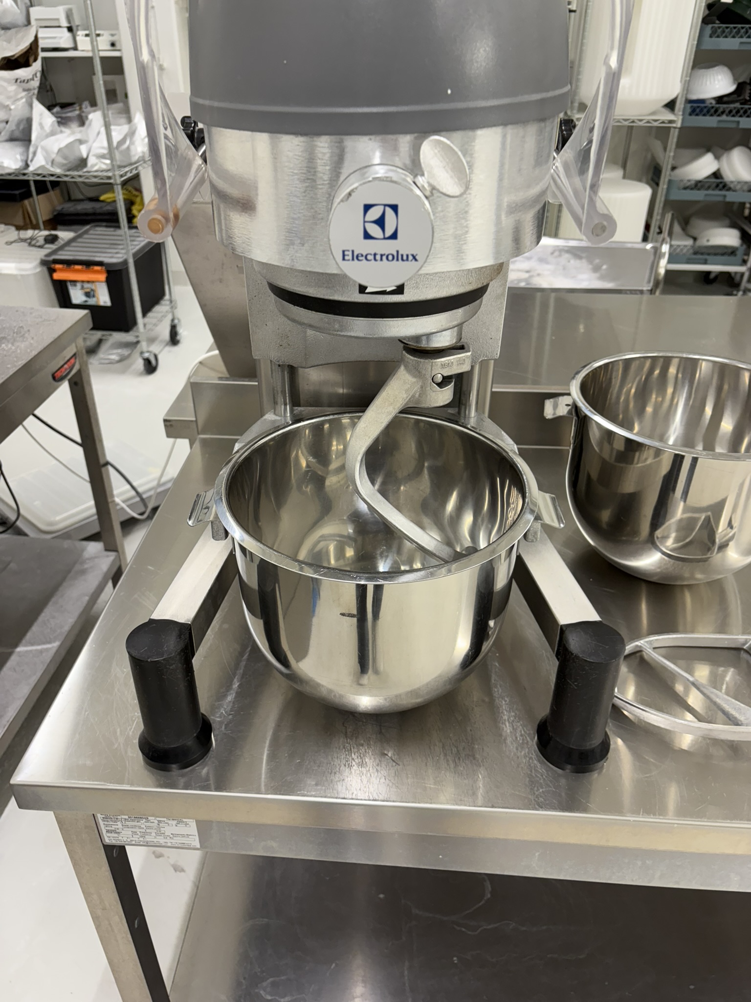 SELT / SOLD Electrolux hrærivél 10 ltr, skálar og hrærur 2