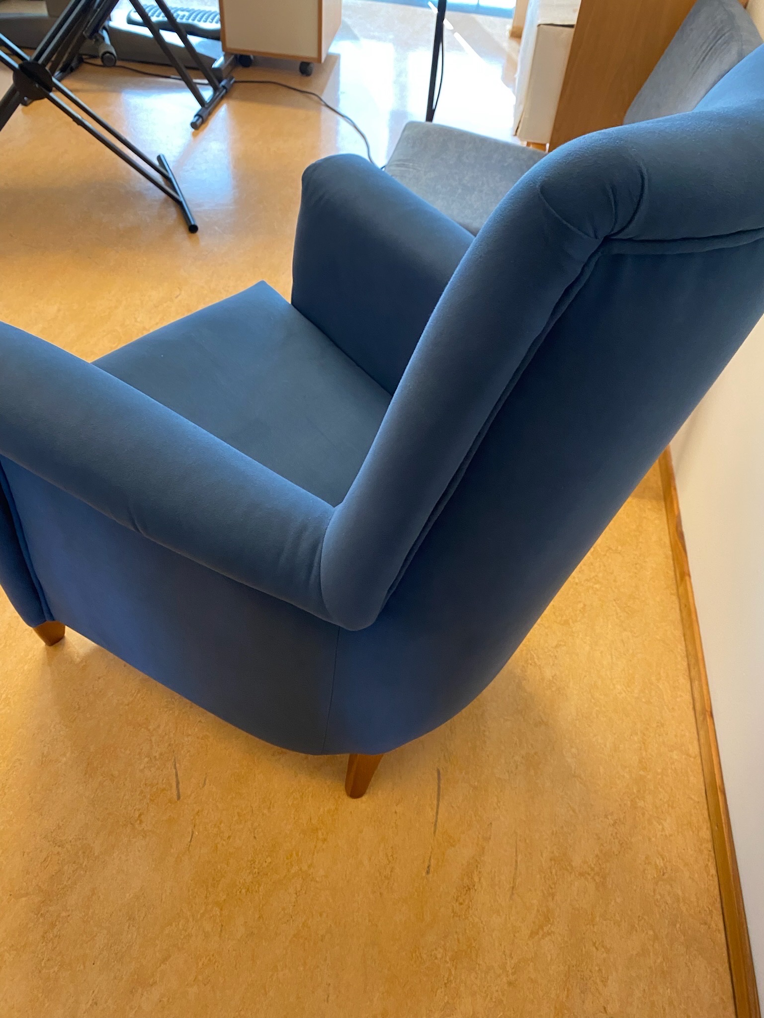 SELT / SOLD Taustóll blár - nokkrir stólar til - Alþingi 5