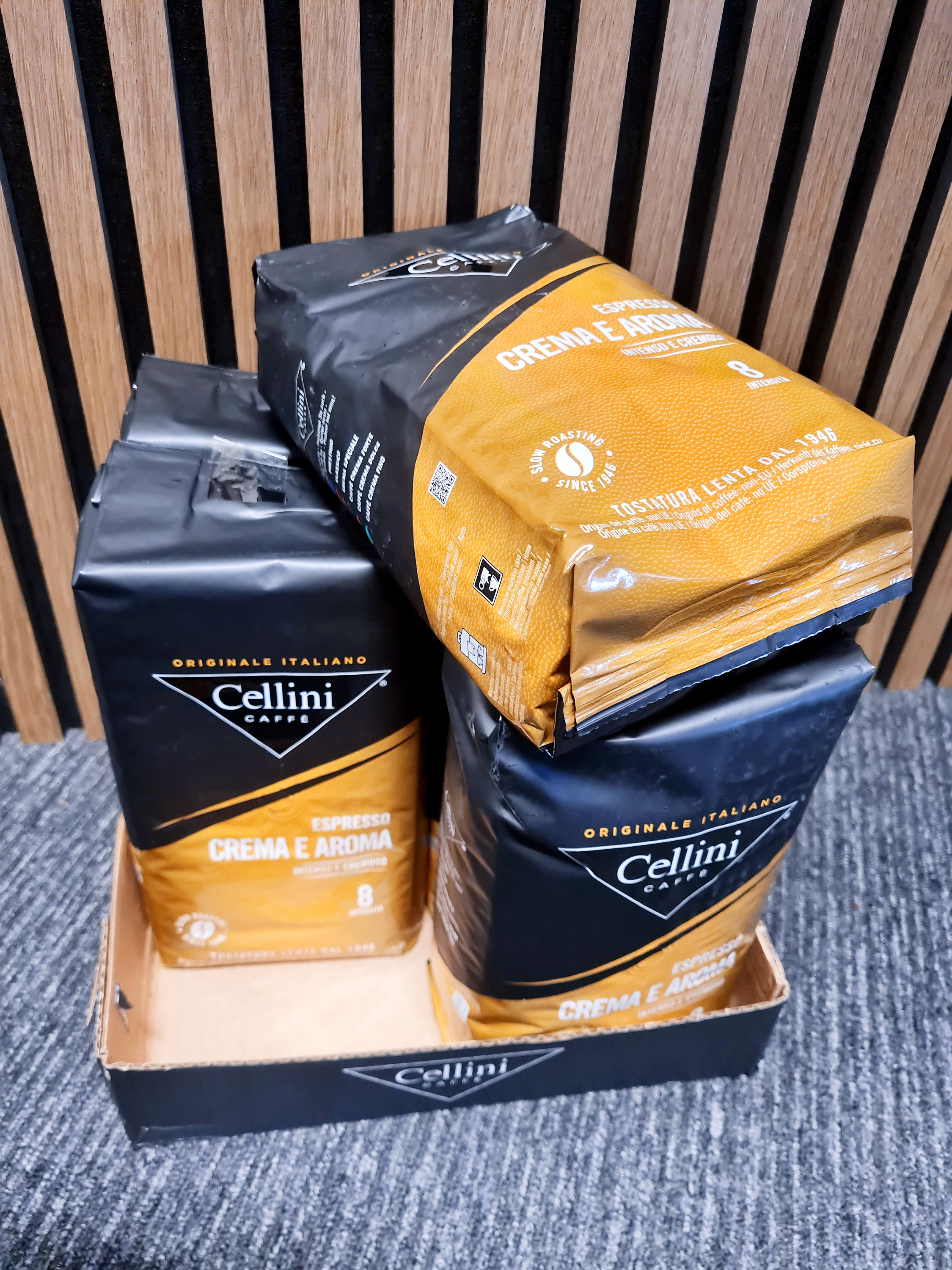 SELT / SOLD - Cellini Crema E Aroma Kaffibaunir - 6 kassar