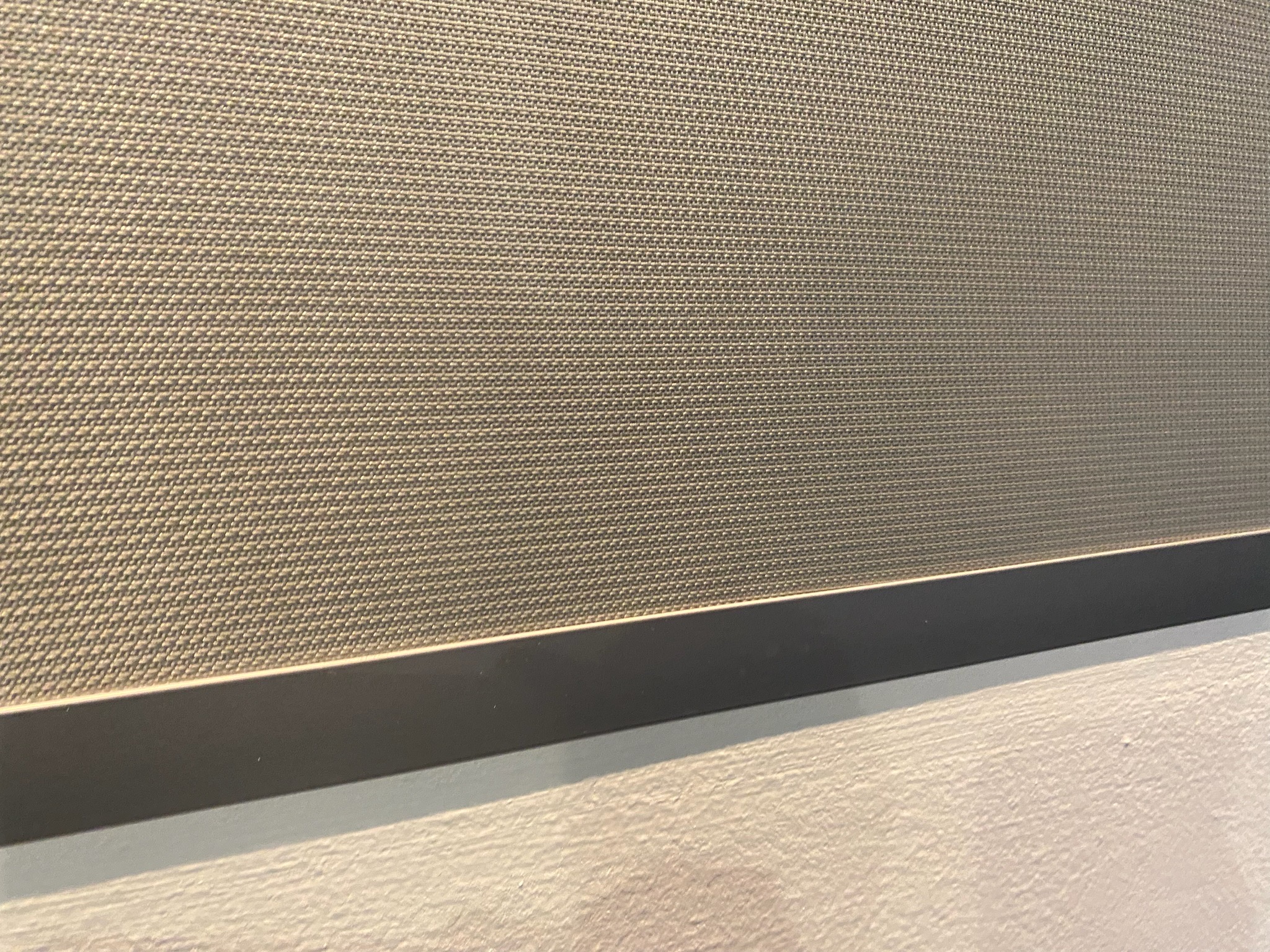 SELT / SOLD - Hljóðeinangrandi klæðning - hljóðvistarplötur - VertiQ Grey 8