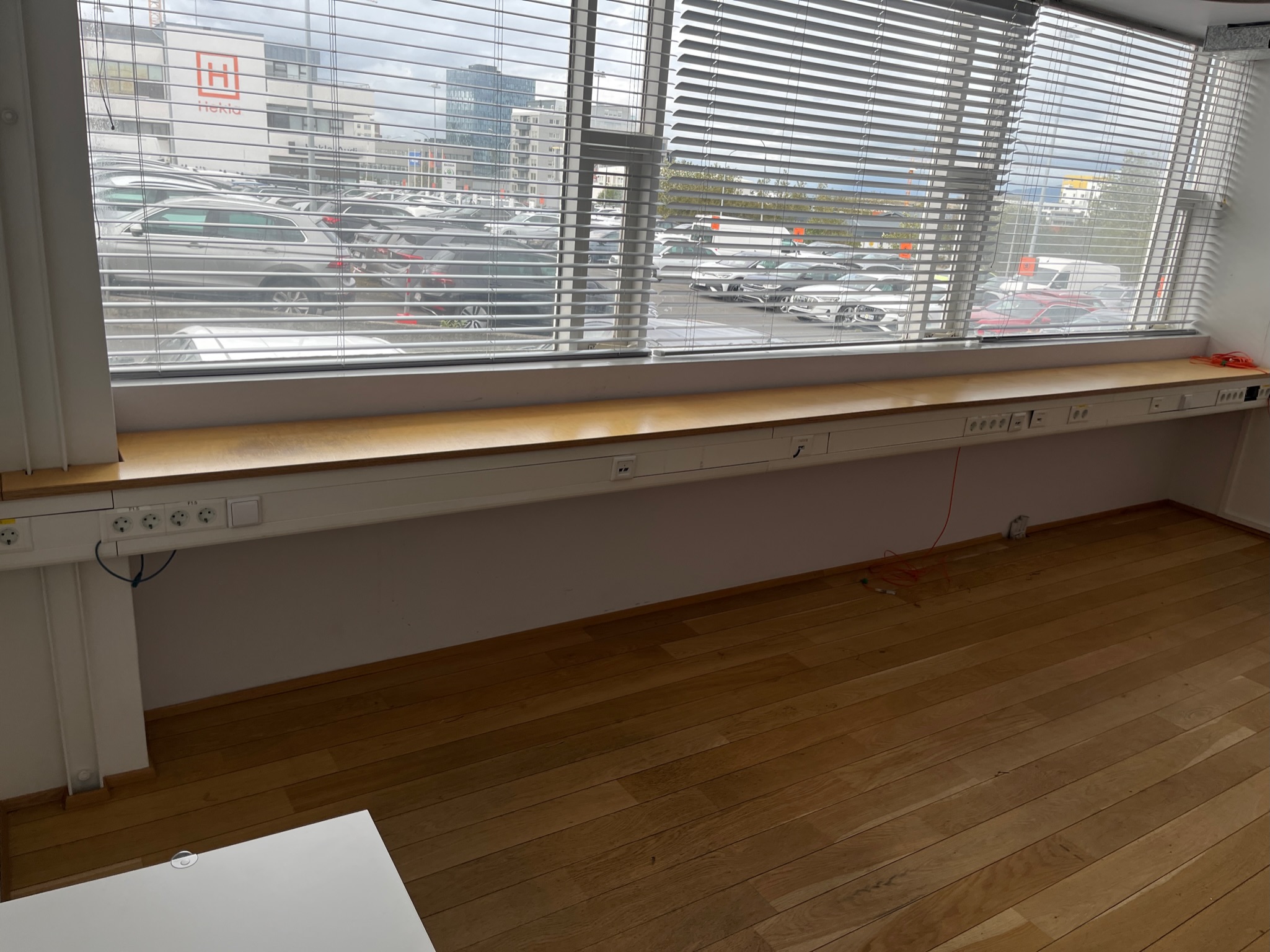 SELT / SOLD - Rafmagnsstokkar - 200 metrar 4