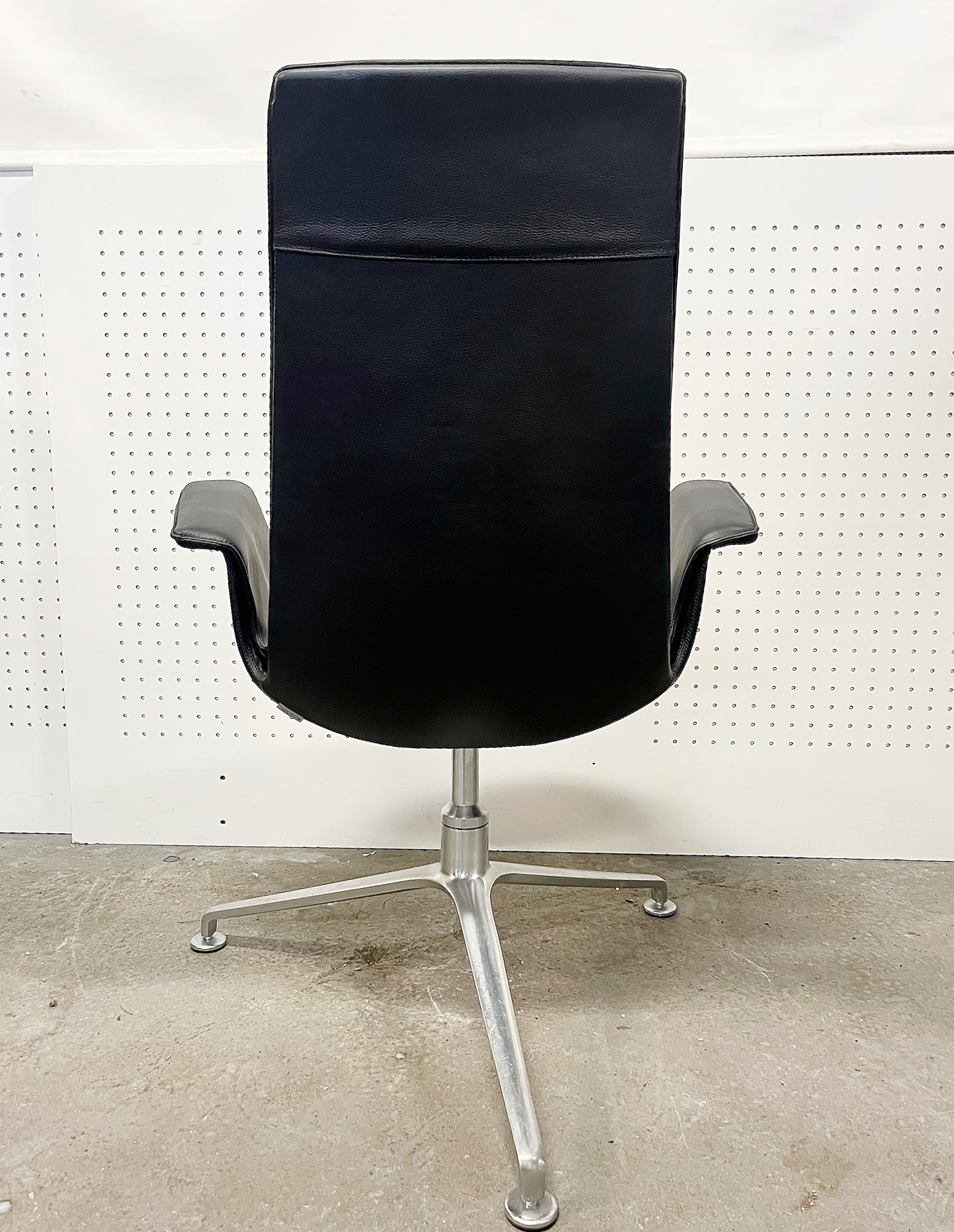 SELT / SOLD Walter Knoll hægindastóll á snúningsfæti 4