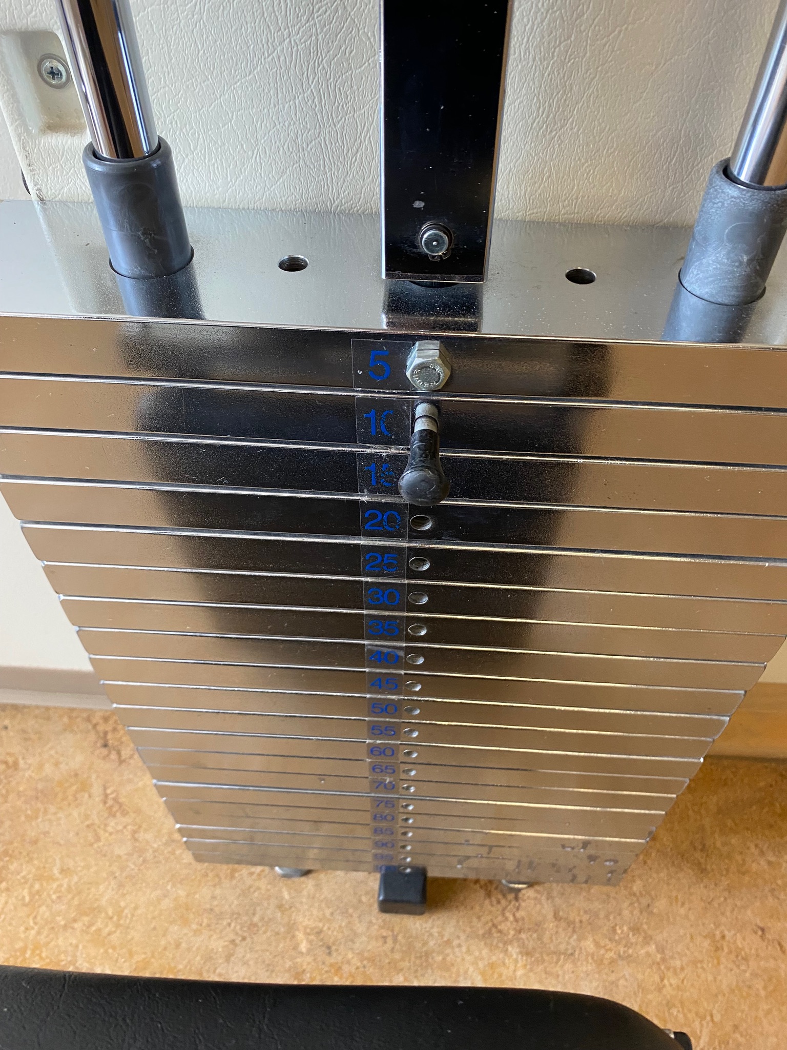 SELT / SOLD Pressutæki / Chest-Shoulder press 10
