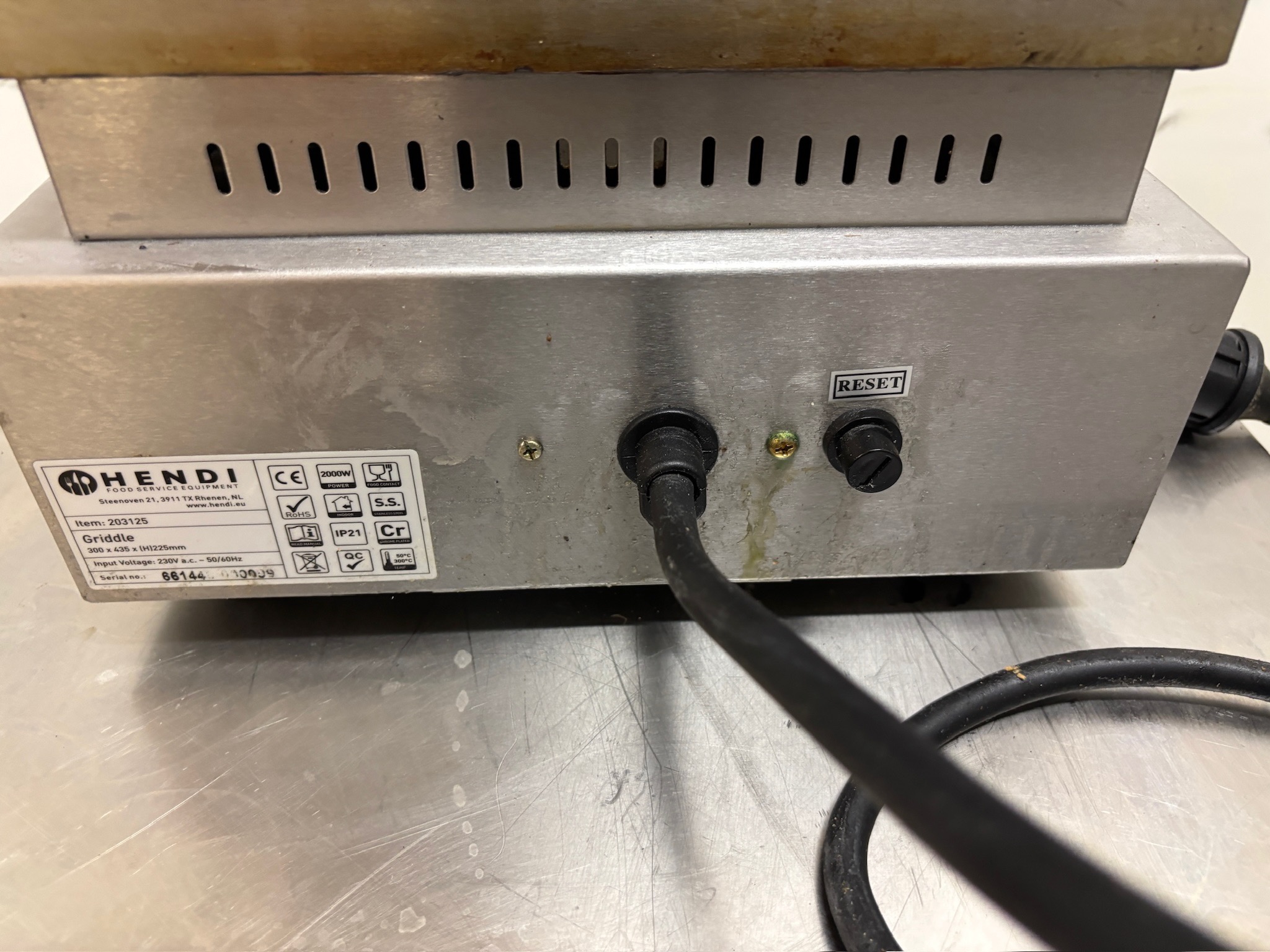 SELT / SOLD Hendi grillpanna, raf D38 x B30 x H25 sm. 6