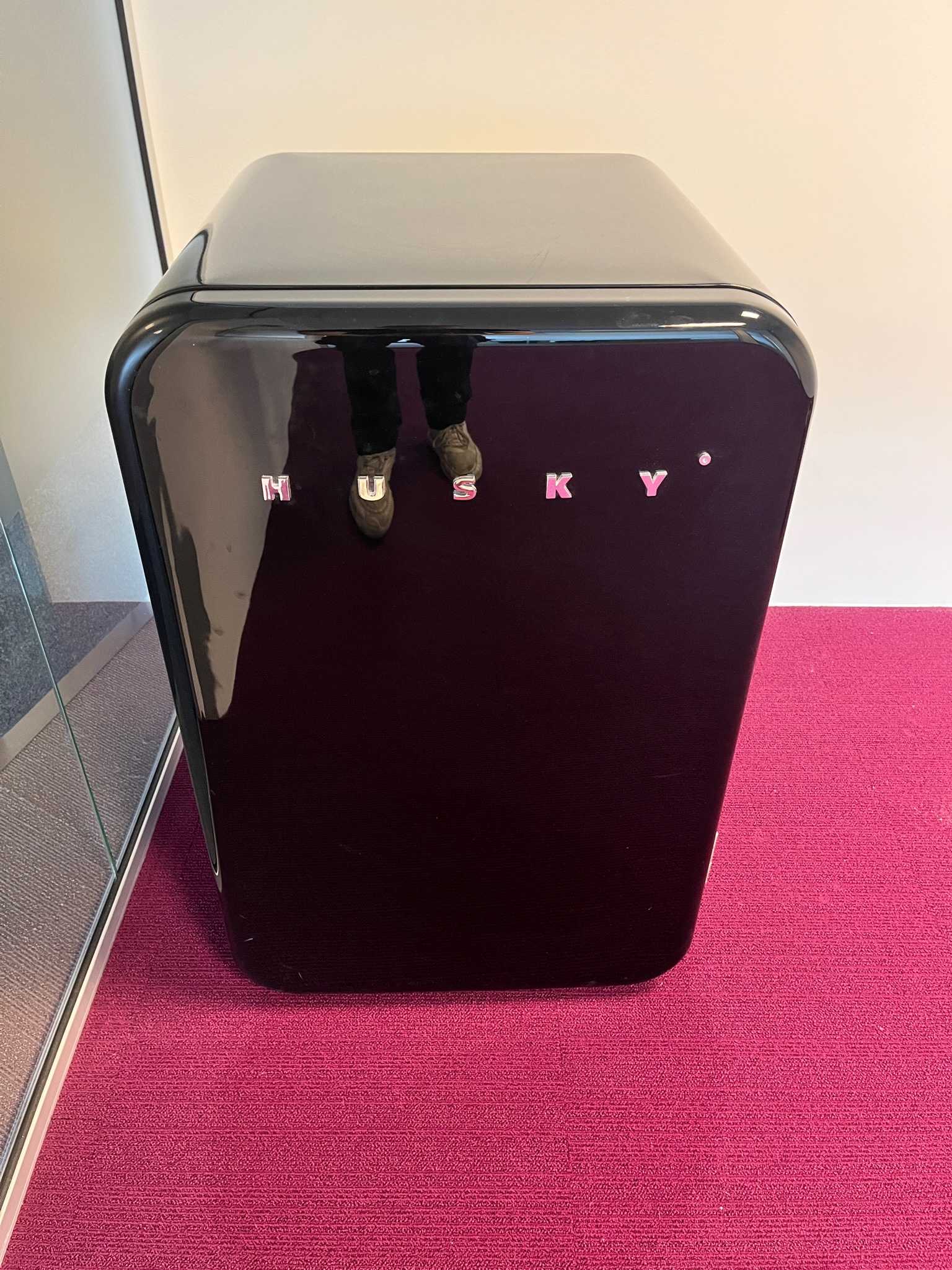 SELT / SOLD - Husky Retro Kæliskápur - 107L