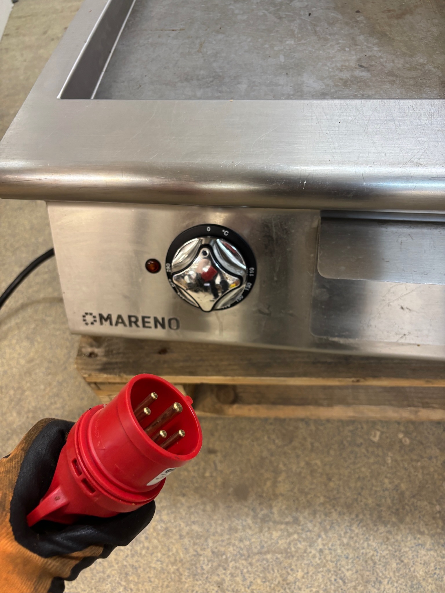 SELT / SOLD Mareno Grill Panna, D73 x B80 x H30 sm 12