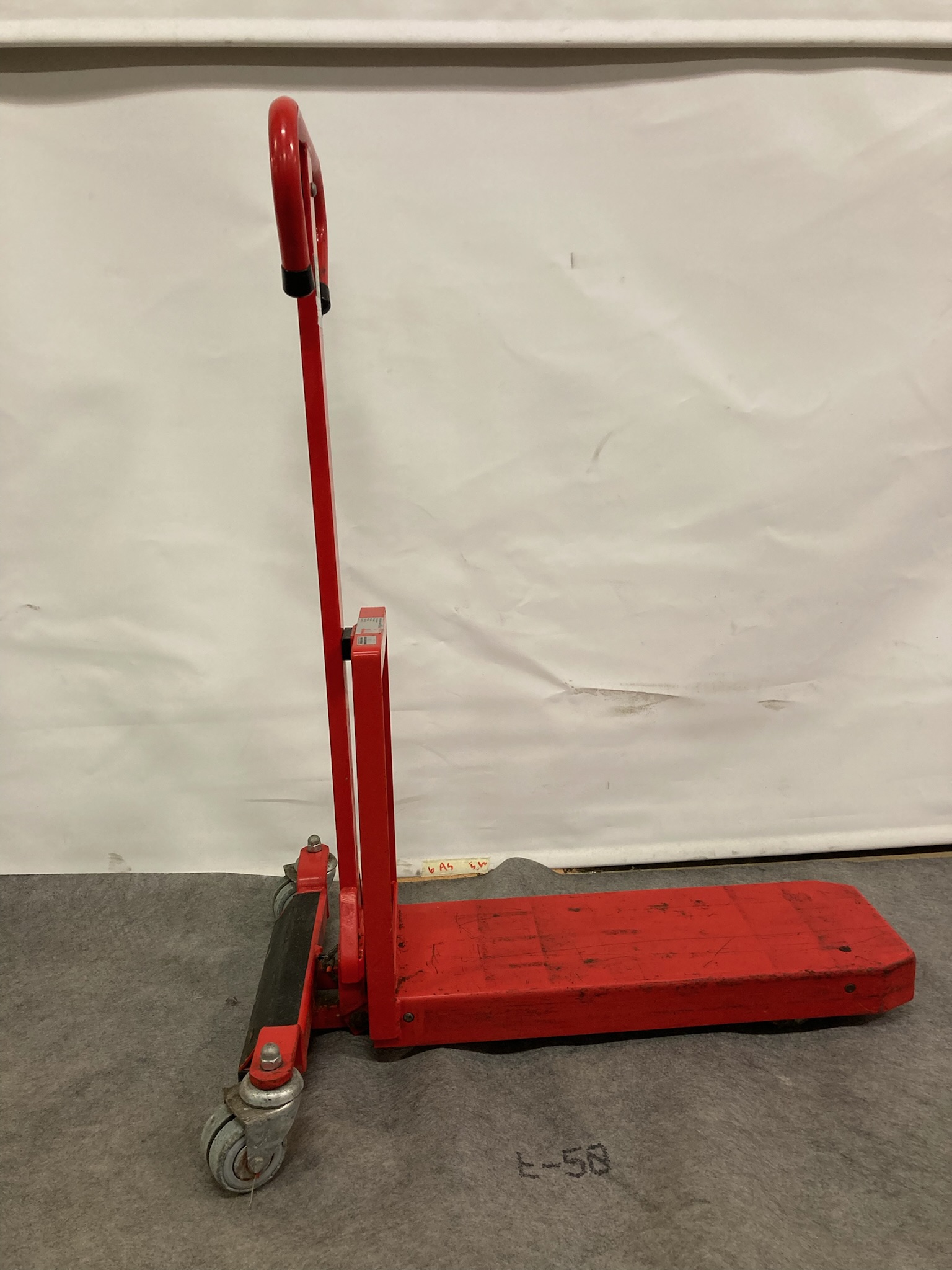 SELT / SOLD HM 200 tjakkur frá Verslunartækni 2