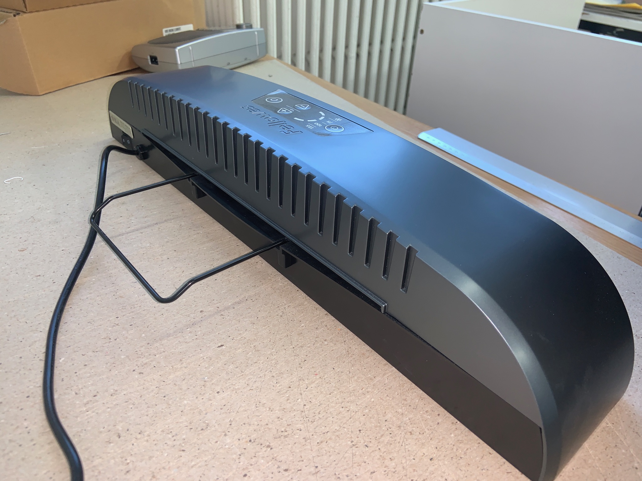 Selt - Plöstunarvél Fellowes Calibre A3 3