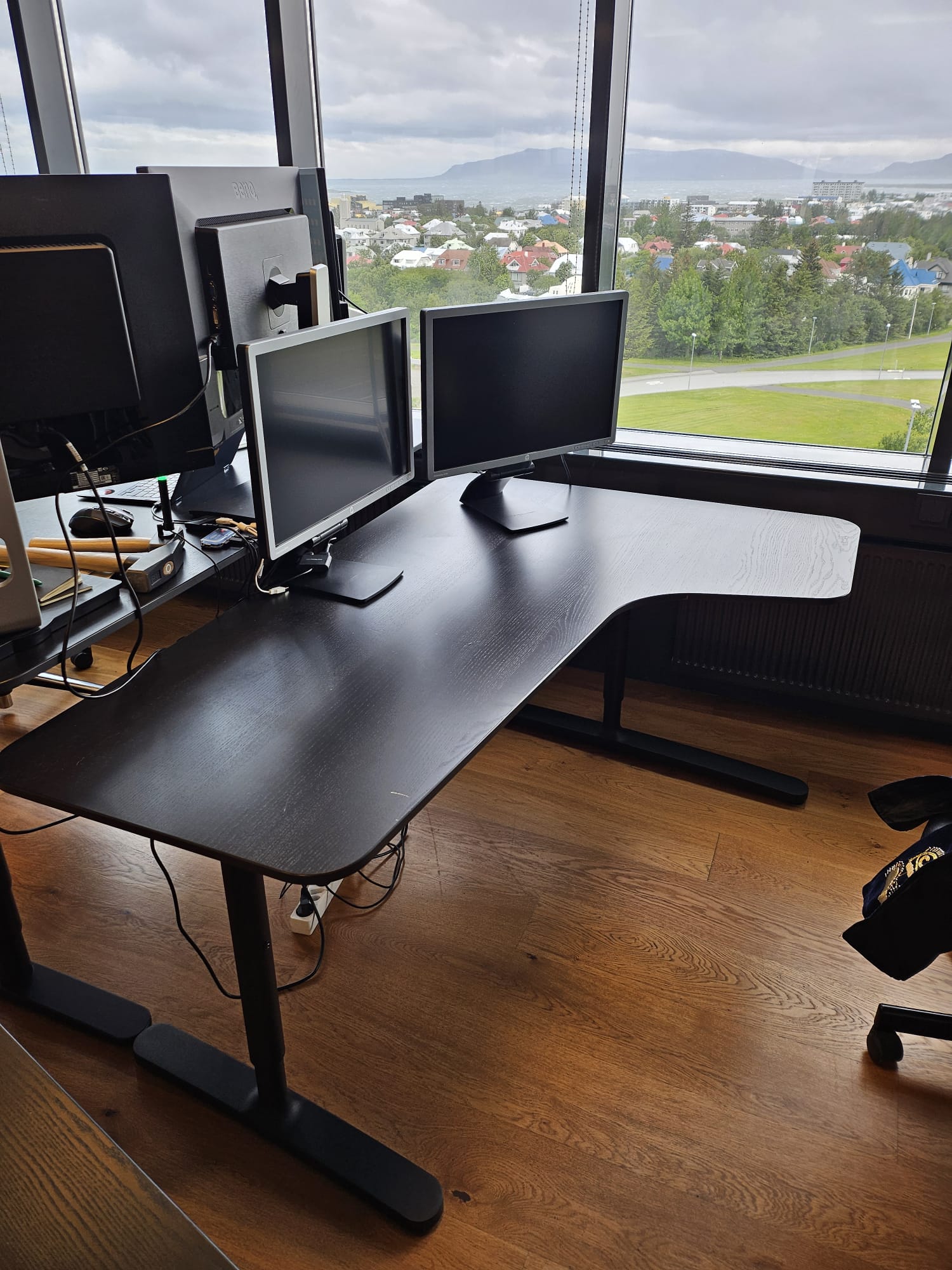 SELT / SOLD Bekant skrifborð frá IKEA, B160 x D110 sm.