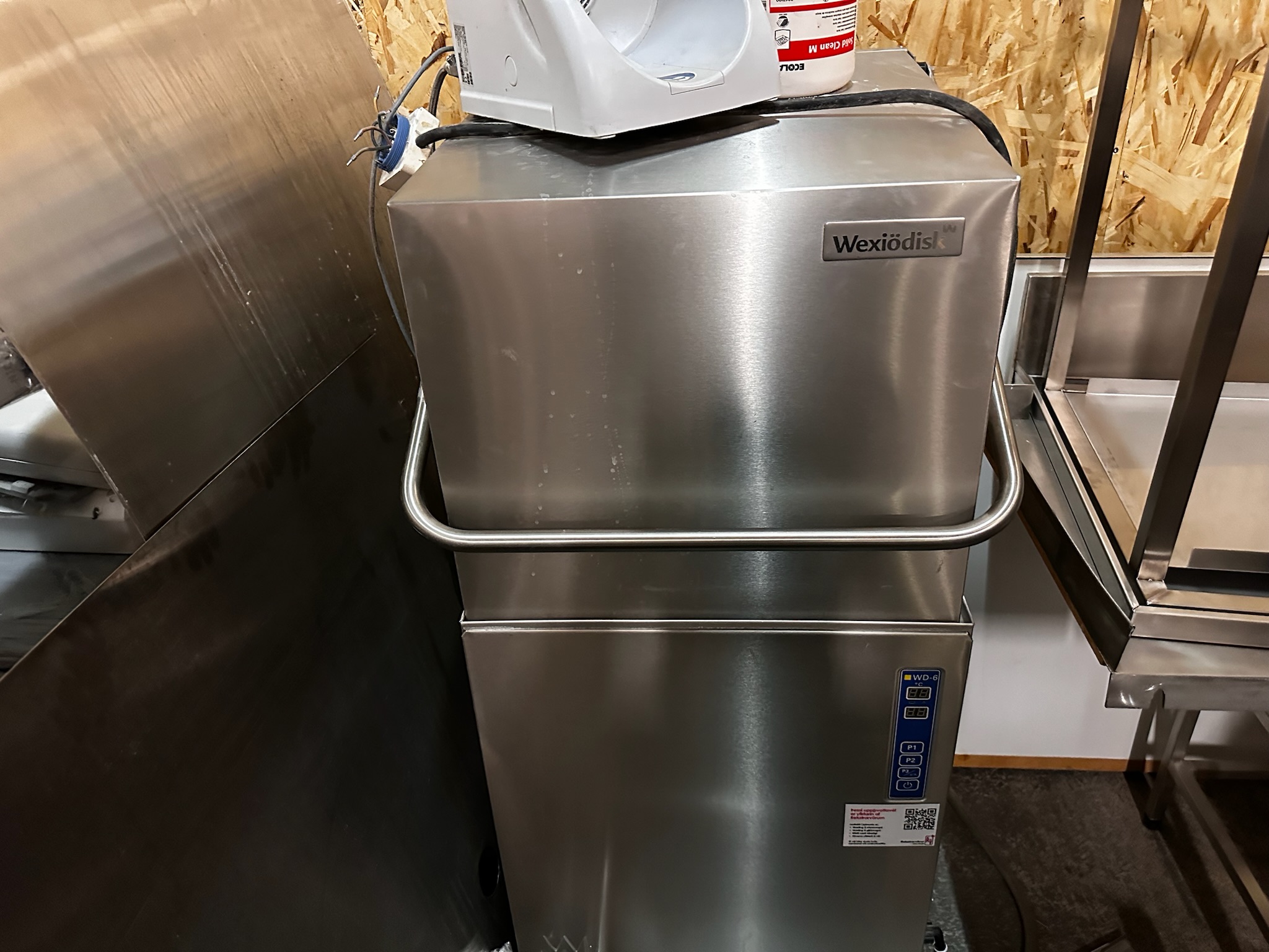 SELT / SOLD Wexiödisk WD-6 húddvél 2016 frá Fastus 2